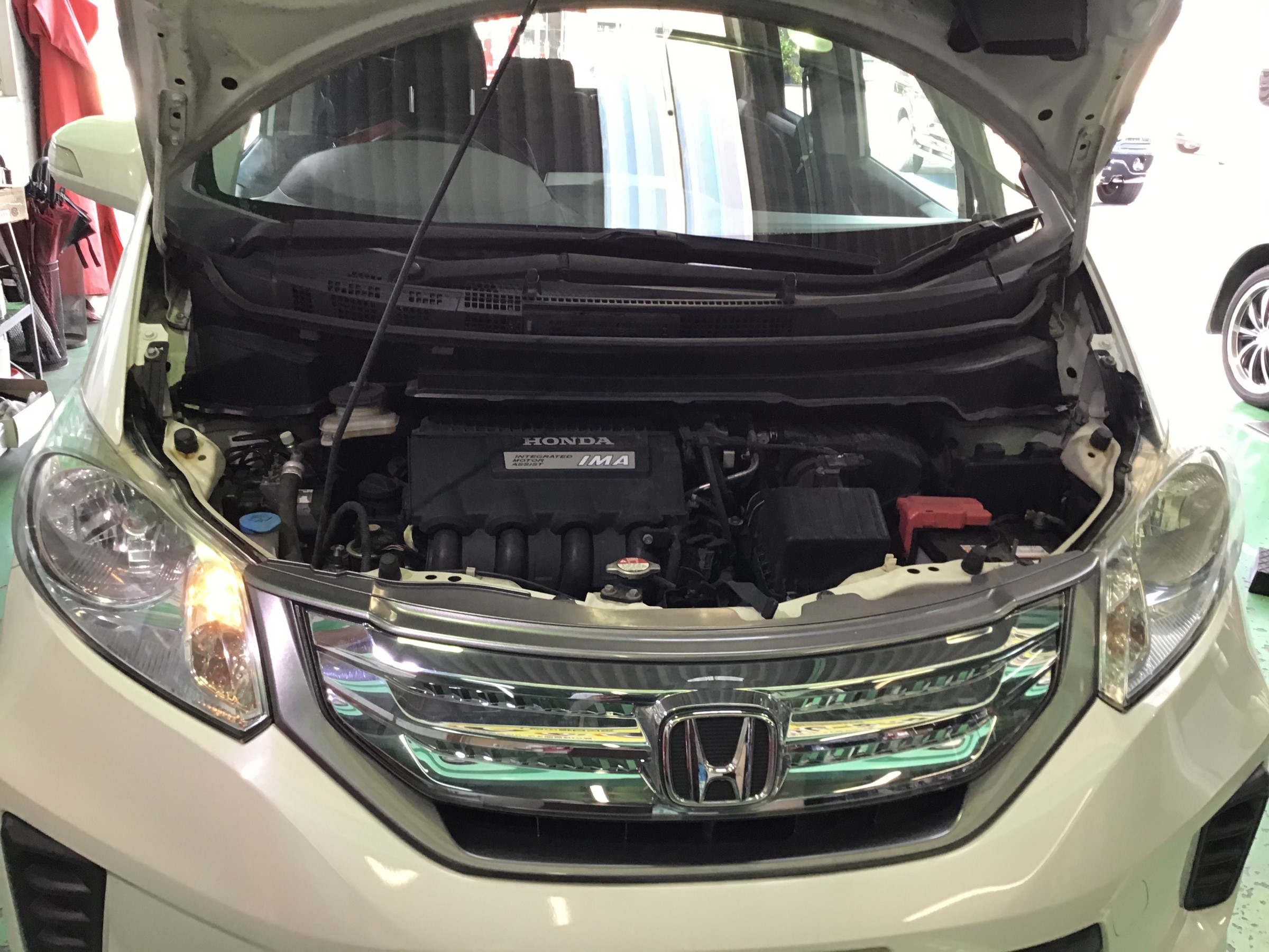 ホンダ フリードハイブリッド ポジションランプ Led化 ホンダ フリード その他 パーツ取付 各種用品取付 サービス事例 タイヤ館 太宰府 タイヤからはじまる トータルカーメンテナンス タイヤ館グループ