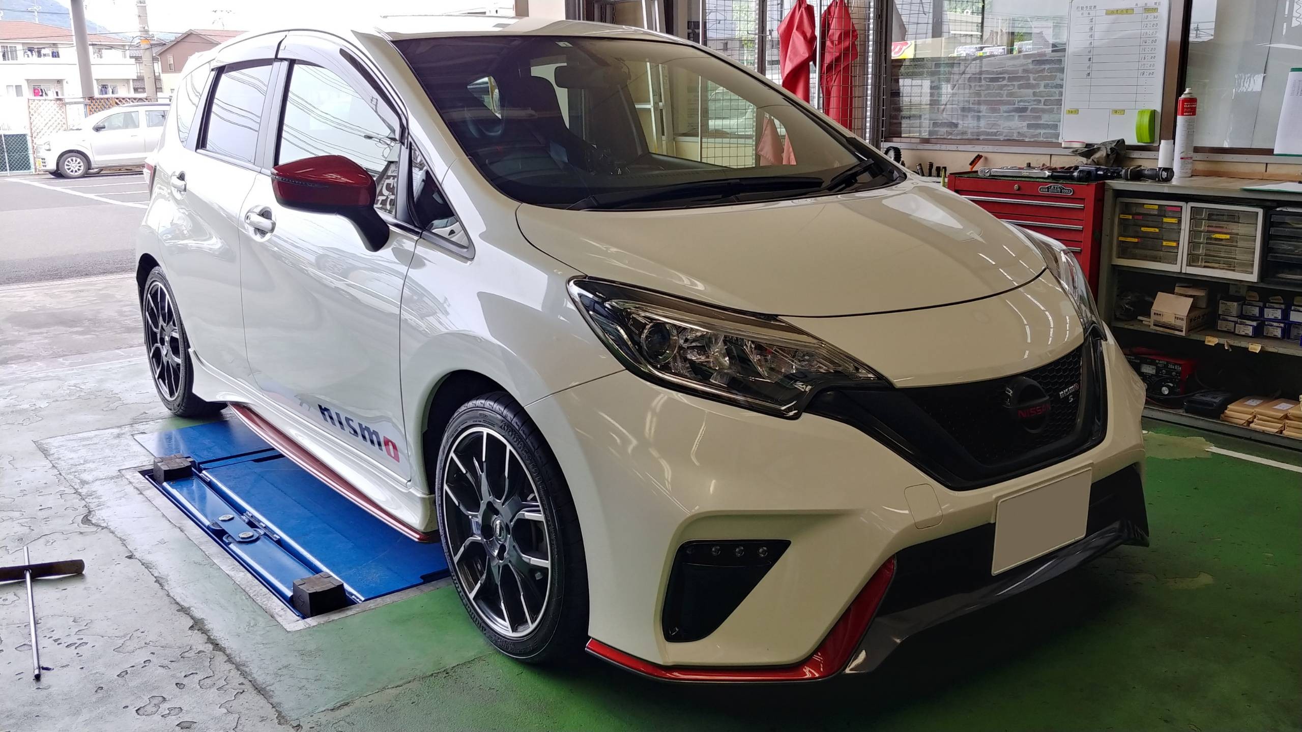 ノートNISMO S に期間限定商品 ZE40 T/A II 装着！ | 日産 ノートNISMO