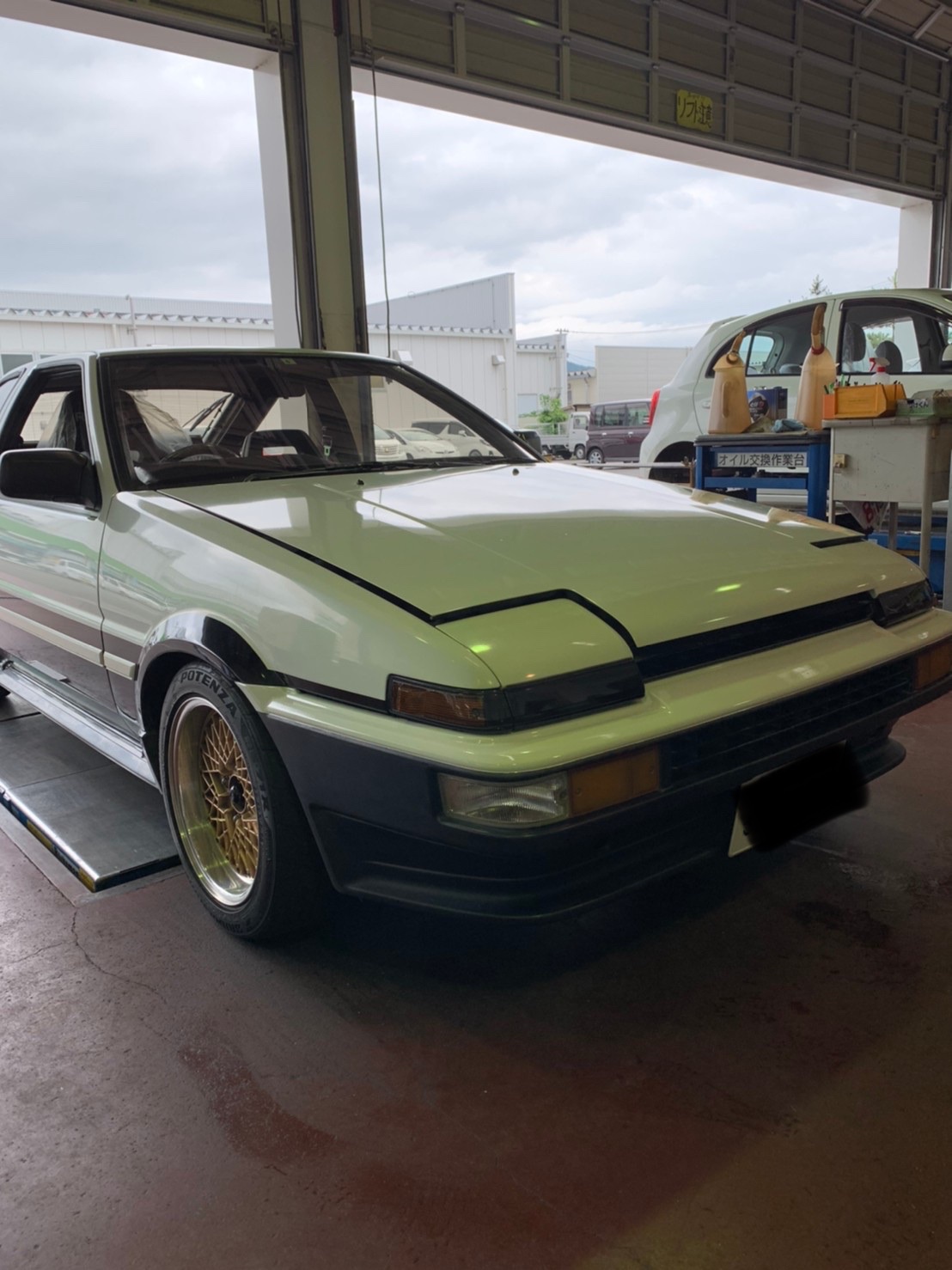 Toyota Ae86 オイル交換 バッテリー交換 トヨタ 86 メンテナンス商品 パーツ取付 各種用品取付 サービス事例 タイヤ館 福島北 福島県のタイヤ カー用品ショップ タイヤからはじまる トータルカーメンテナンス タイヤ館グループ