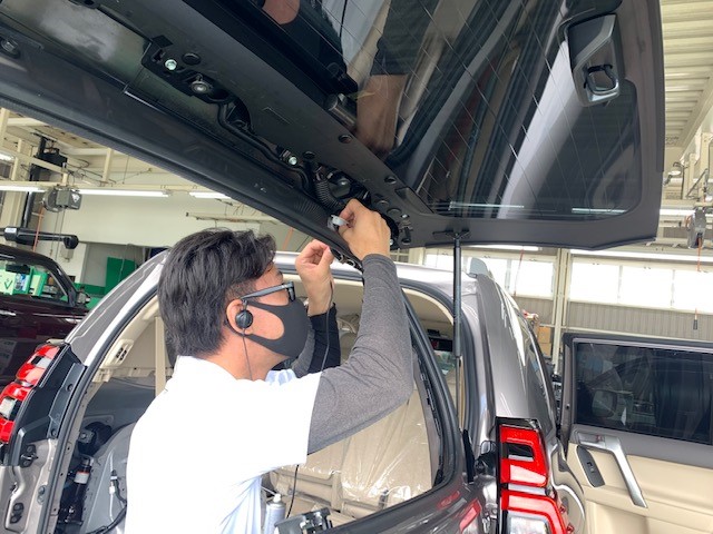 ランクルプラド いろいろ取り付け トヨタ ランドクルーザー プラド Av ナビ機器 カー用品取付 Av商品取付 スタッフ日記 タイヤ館 盛岡西バイパス店 タイヤからはじまる トータルカーメンテナンス タイヤ館グループ