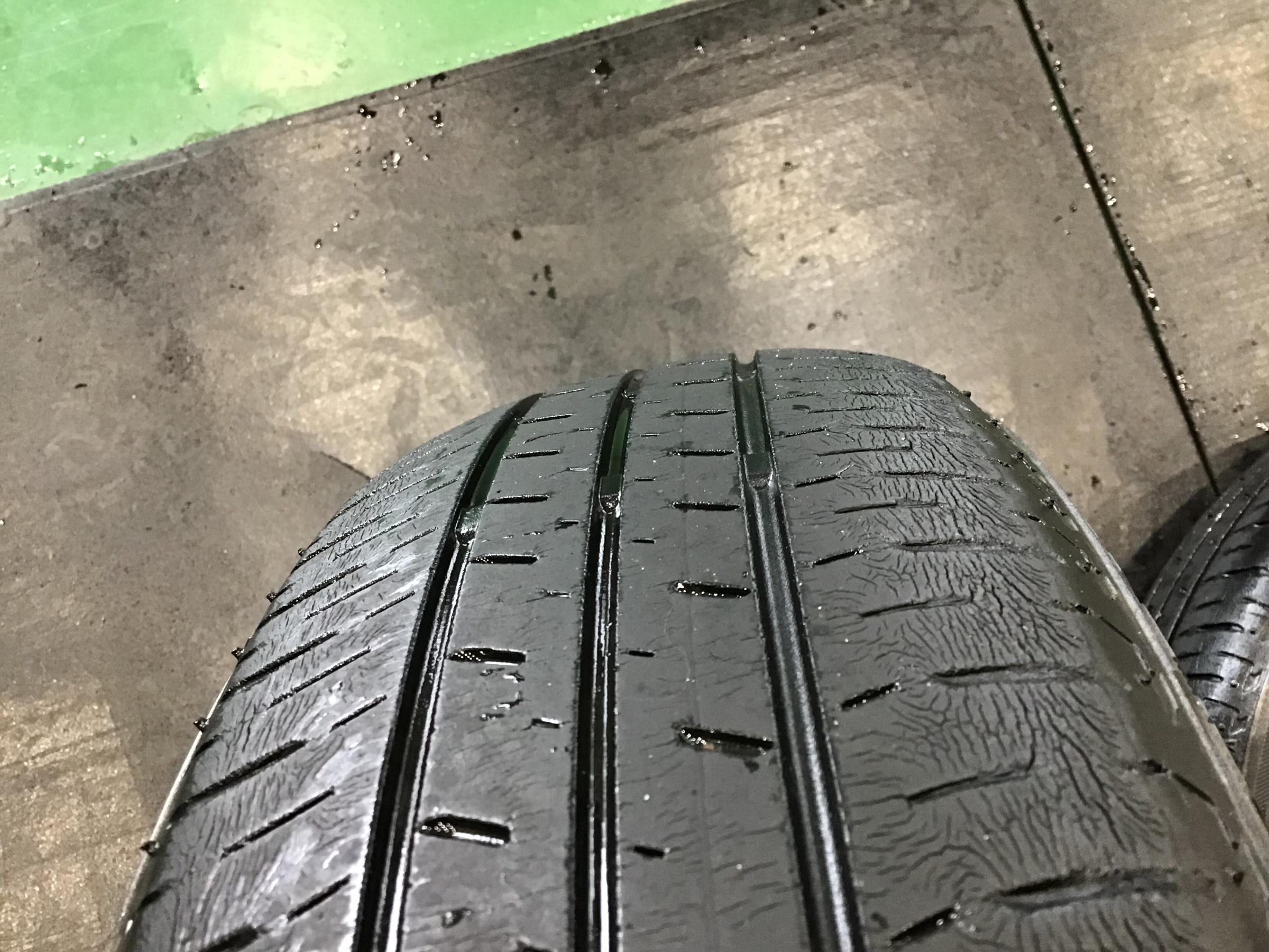 軽自動車タイヤ交換が あっという間です S ﾉ ﾉ タイヤ タイヤ ホイール関連 タイヤ ホイール交換 サービス事例 タイヤ館 深谷 タイヤからはじまる トータルカーメンテナンス タイヤ館グループ