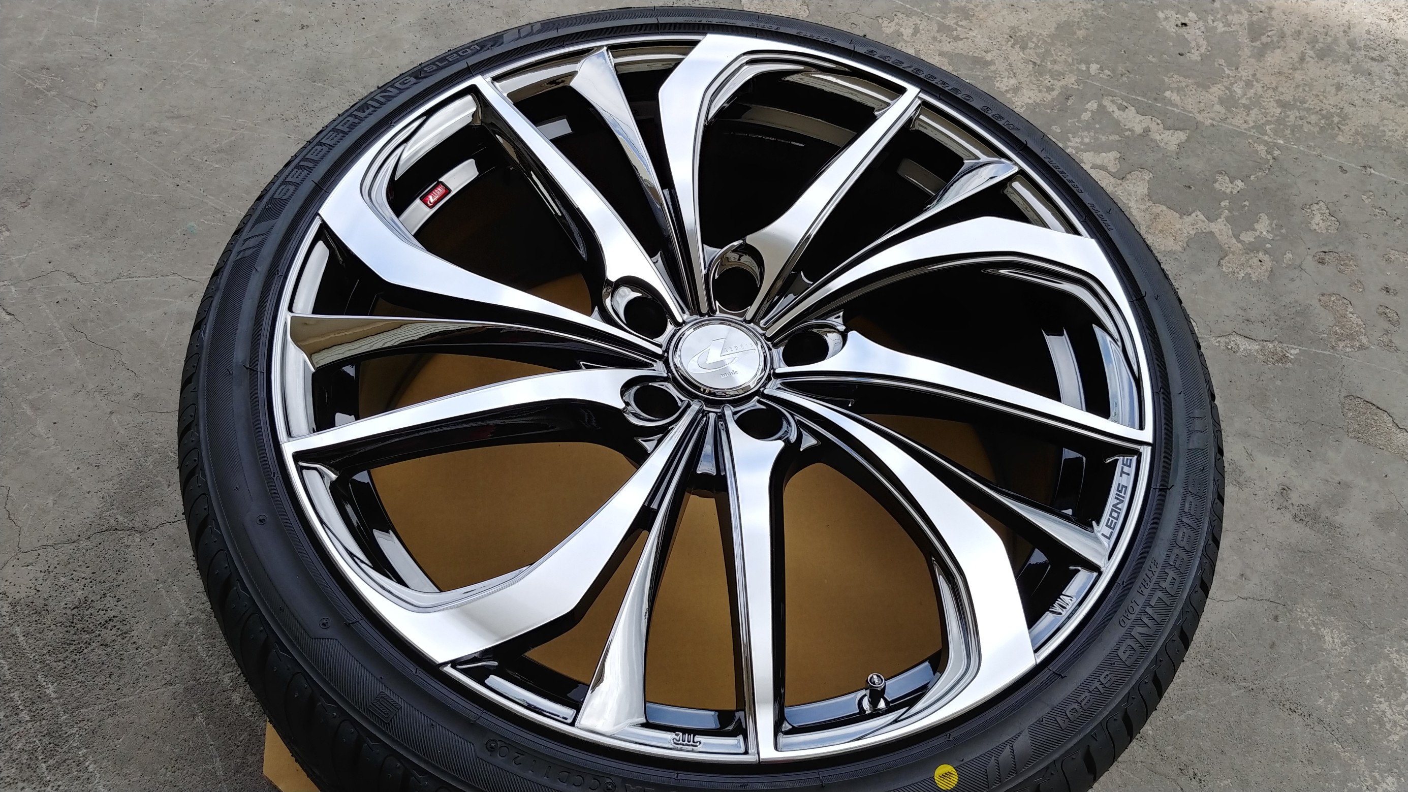 ヴェルファイアに20インチ LEONIS 装着！ | 店舗おススメ情報