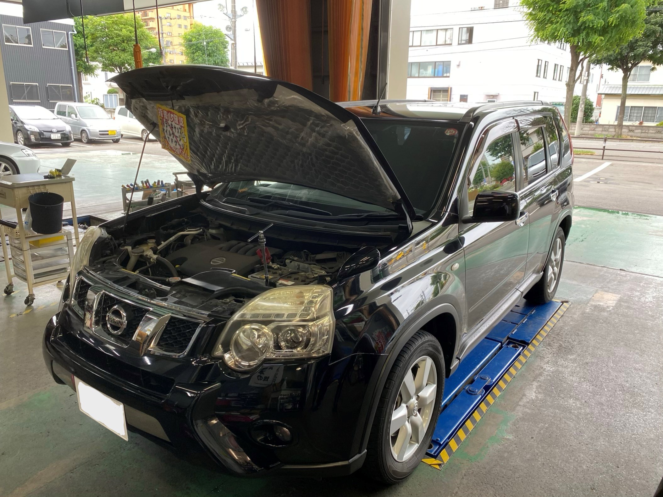 ニッサン エクストレイル T31系 のバッテリー交換 日産 エクストレイル メンテナンス商品 サービス事例 タイヤ館 桑園 タイヤからはじまる トータルカーメンテナンス タイヤ館グループ