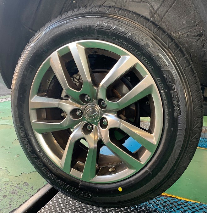 Nx タイヤ交換 レクサス Nx タイヤ タイヤ ホイール関連 タイヤ ホイール交換 サービス事例 タイヤ館 都筑インター 神奈川県のタイヤ カー用品ショップ タイヤからはじまる トータルカーメンテナンス タイヤ館グループ