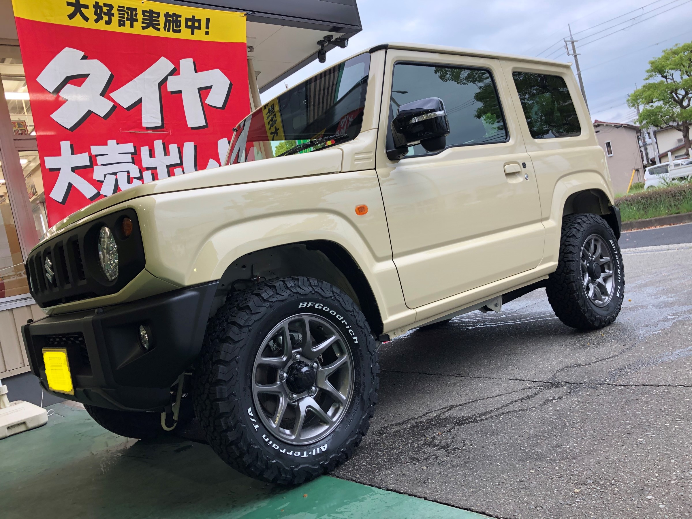 ☆JB64ジムニー新車にタイヤ交換＆ナビ＆ドラレコ取り付け