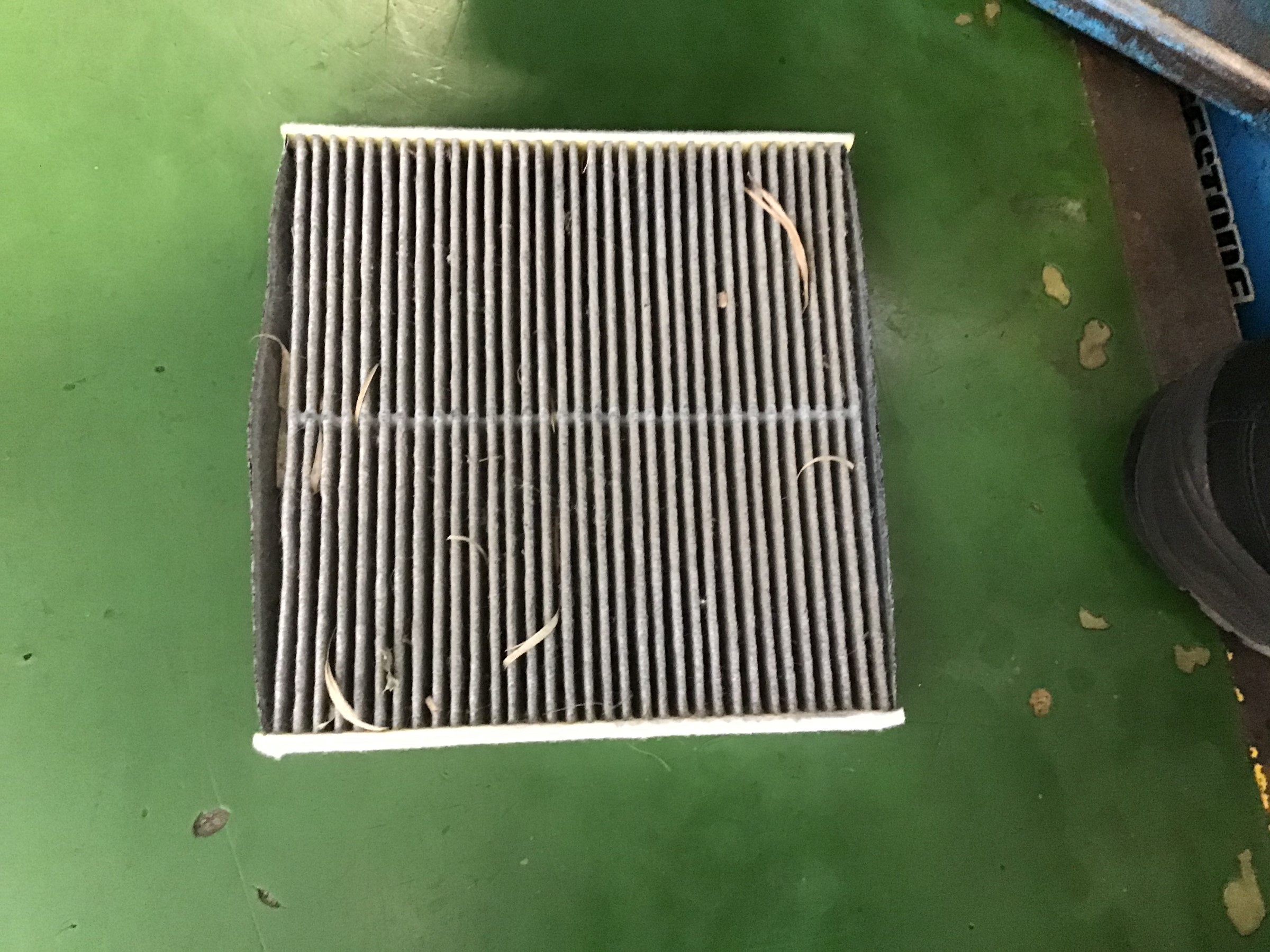 エアコンフィルター交換してますか サービス事例 タイヤ館 高津 神奈川県のタイヤ カー用品ショップ タイヤからはじまる トータルカーメンテナンス タイヤ館グループ