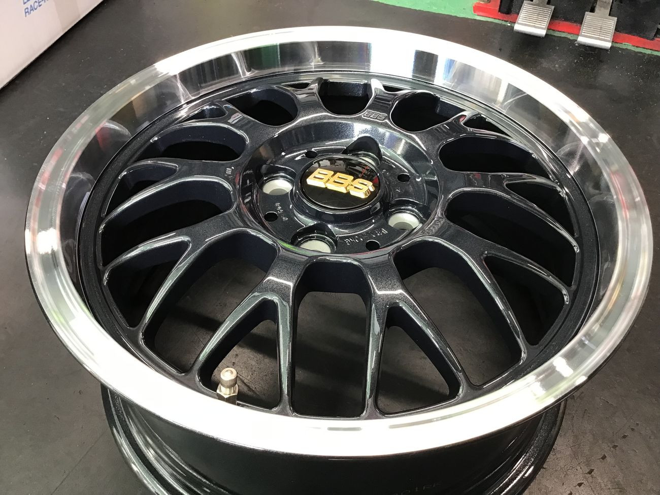 トヨタ「ヤリス」のホイール交換！ＢＢＳ「ＲＧ-Ｆ」鍛造ホイール