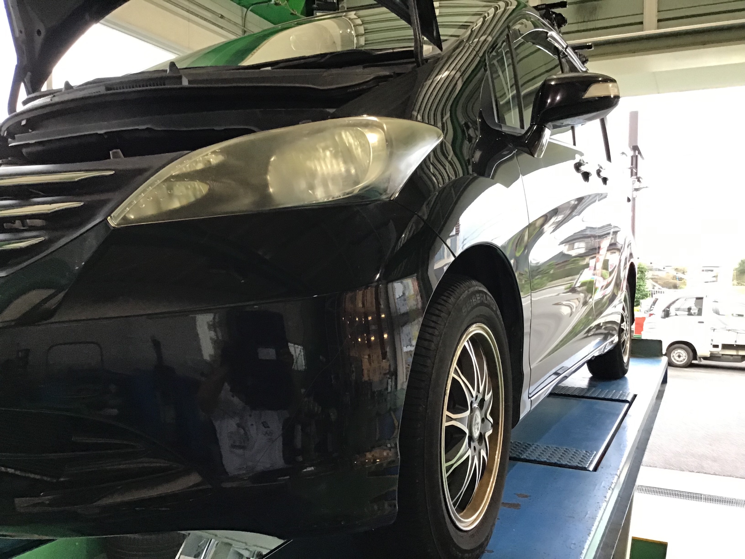 フリード オイル交換 ホンダ フリード メンテナンス商品 オイル関連 エンジンオイル交換 サービス事例 タイヤ館 綾瀬 神奈川県のタイヤ カー用品ショップ タイヤからはじまる トータルカーメンテナンス タイヤ館グループ