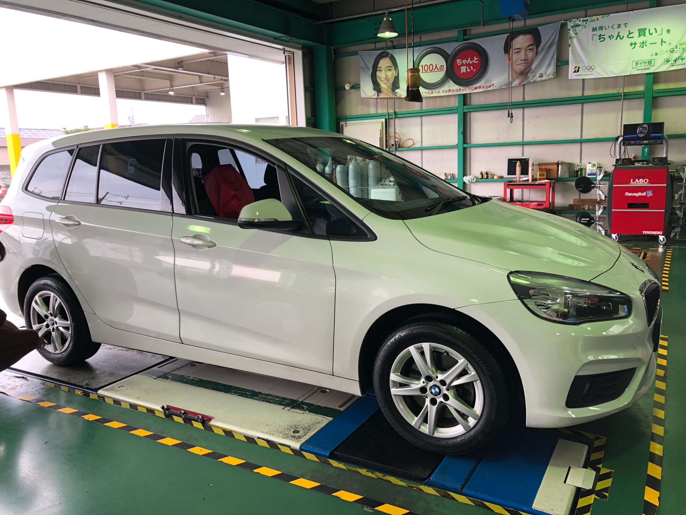 Bmw ランフラットタイヤ交換 サービス事例 タイヤ館 津 愛知県 三重県のタイヤ カー用品ショップ タイヤからはじまる トータルカーメンテナンス タイヤ館グループ