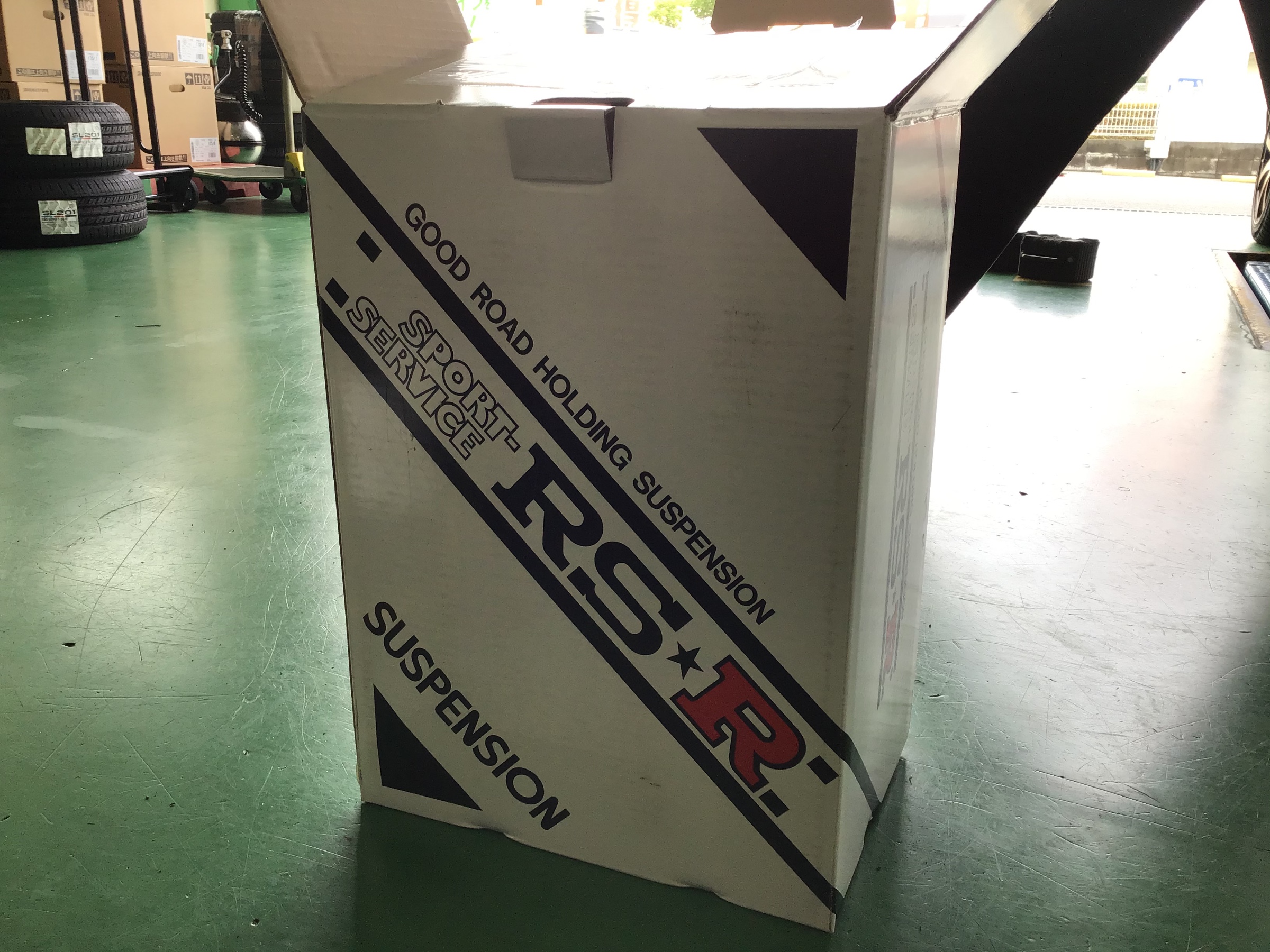 ホンダ シャトル ダウンサス取り付け ホンダ シャトル その他 パーツ取付 サスペンション取付 サービス事例 タイヤ館 厚木 神奈川県のタイヤ カー用品ショップ タイヤからはじまる トータルカーメンテナンス タイヤ館グループ