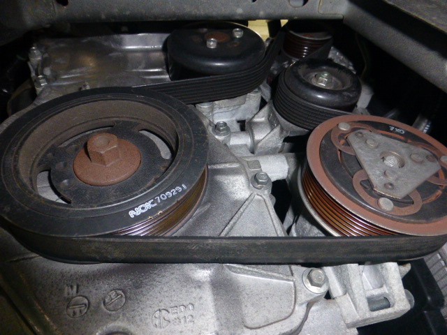 ニッサン ｅ11 ノート ファンベルト交換を行いました 日産 ノート メンテナンス商品 その他 車検 サービス事例 タイヤ館 阿見 茨城県のタイヤ カー用品ショップ タイヤからはじまる トータルカーメンテナンス タイヤ館グループ