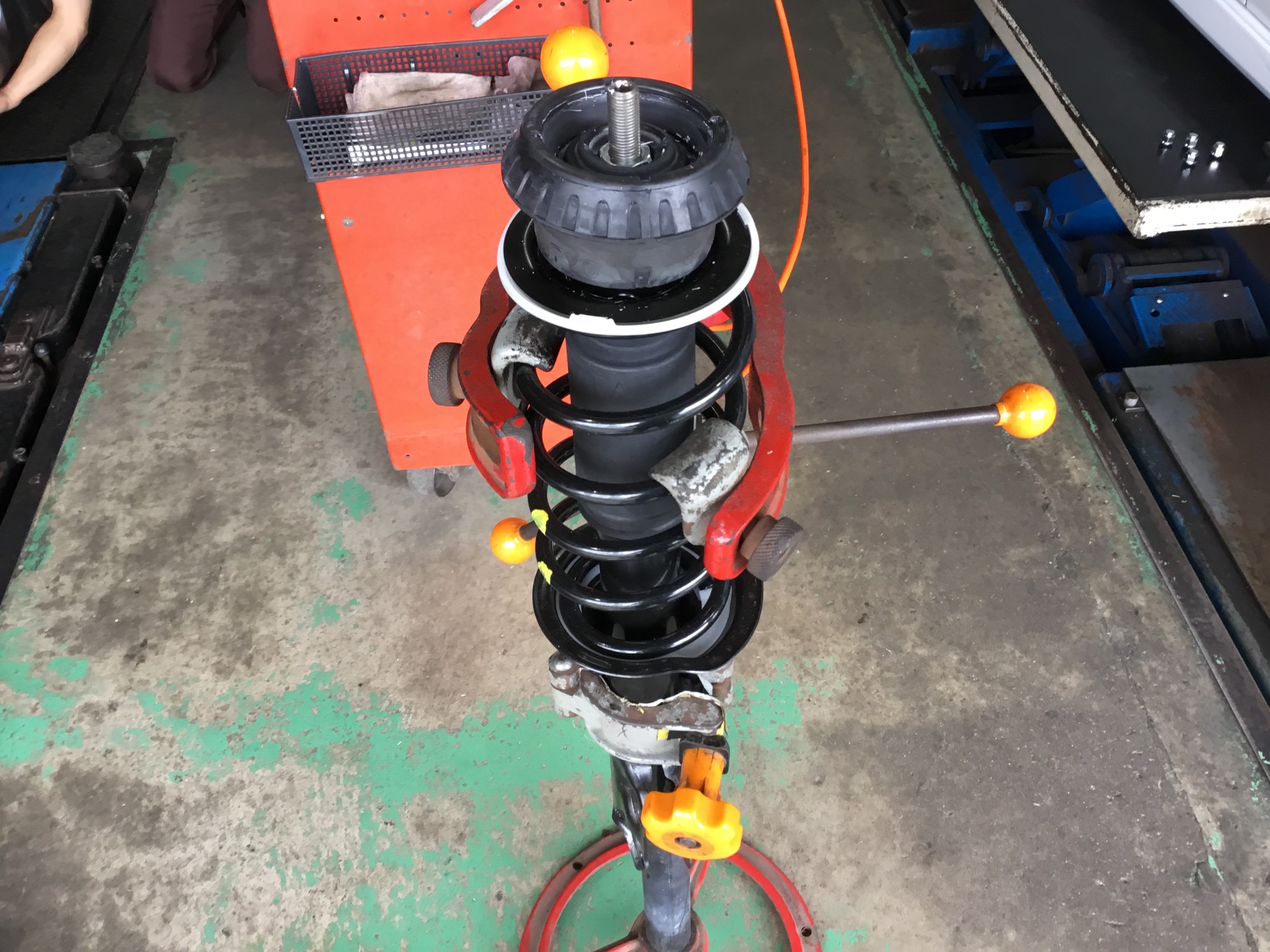 Jf3型n Boxカスタム 車高調整式サスペンション取り付け アライメント調整 ホンダ N Boxカスタム その他 パーツ取付 サスペンション取付 技術サービスブログ タイヤ館 鎌ヶ谷 千葉県のタイヤ カー用品ショップ タイヤからはじまる トータルカー