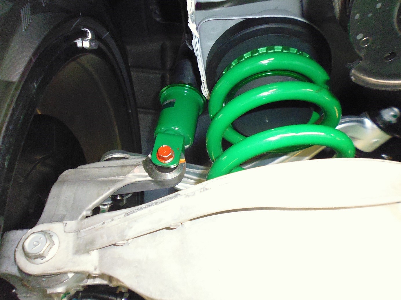 TEIN TYPE Flex車高調 フェアレディZ33 EDFC付 テイン Z33】フェアレディZ TEIN車高調とEDFCの取り付けです。 | パーツ