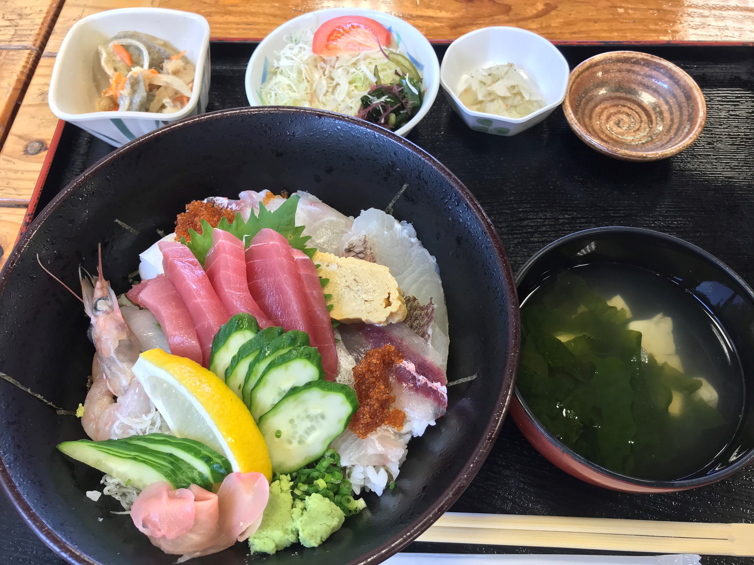 江口浜 蓬莱館 特選海鮮丼 スタッフ日記 タイヤ館 川内 タイヤからはじまる トータルカーメンテナンス タイヤ館グループ