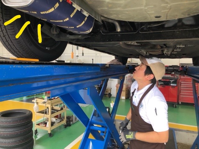 スタッフ撮影　ペイントで線を追加しています。