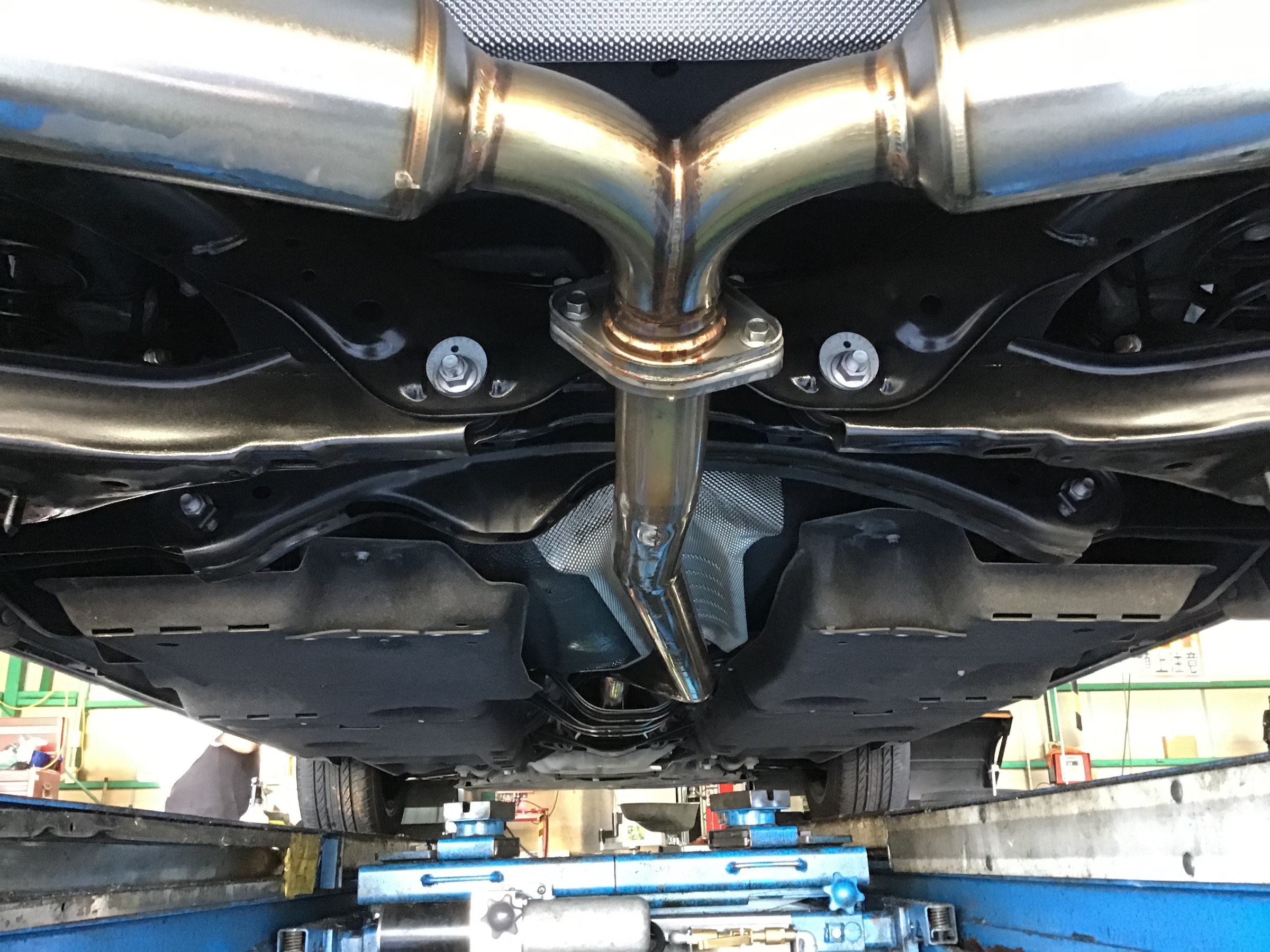 本日の作業 Mazda Cx 8 防錆コーティング サービス事例 タイヤ館 南陽 愛知県 三重県のタイヤ カー用品ショップ タイヤからはじまる トータルカーメンテナンス タイヤ館グループ