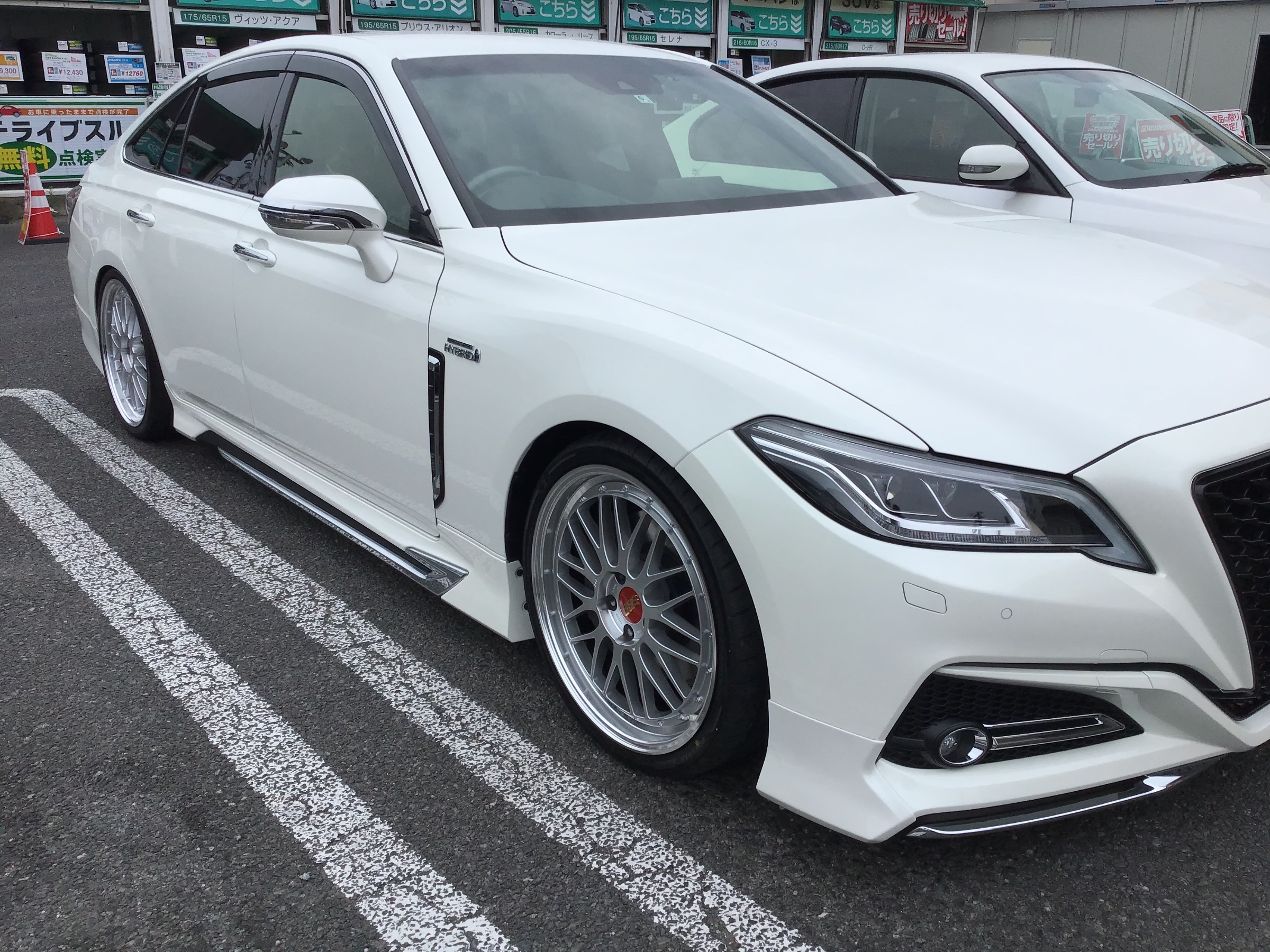 現行クラウン s Lm インチ装着 トヨタ クラウンセダン ホイール タイヤ ホイール関連 タイヤ ホイール交換 スタッフ日記 タイヤ館 いわき鹿島 福島県のタイヤ カー用品ショップ タイヤからはじまる トータルカーメンテナンス タイヤ館グループ