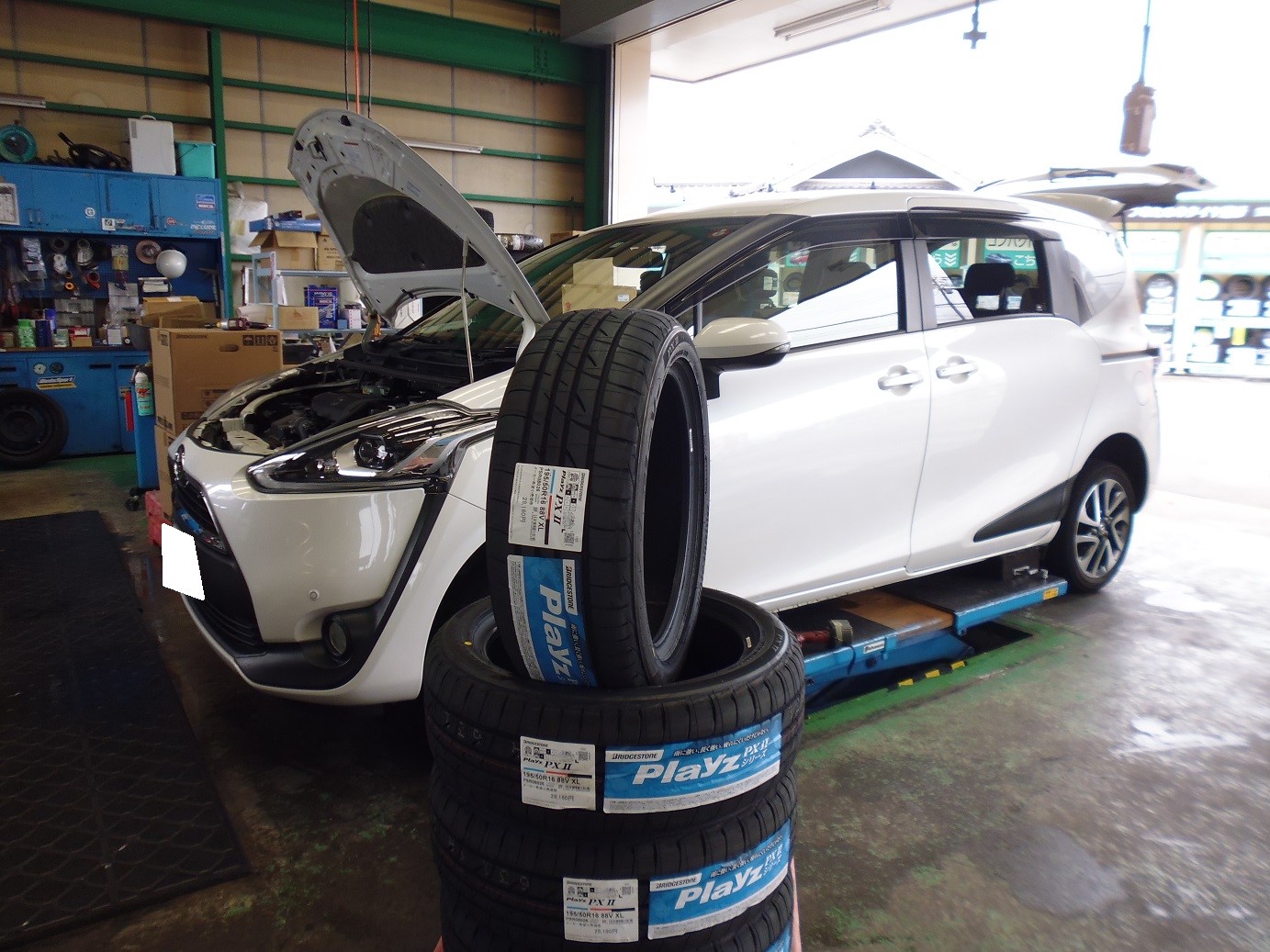 17系シエンタ ハイブリッドカーのタイヤ交換 トヨタ シエンタ タイヤ タイヤ ホイール関連 4輪トータルアライメント調整 サービス事例 タイヤ館 加古川中央 兵庫県のタイヤ カー用品ショップ タイヤからはじまる トータルカーメンテナンス タイヤ館グループ