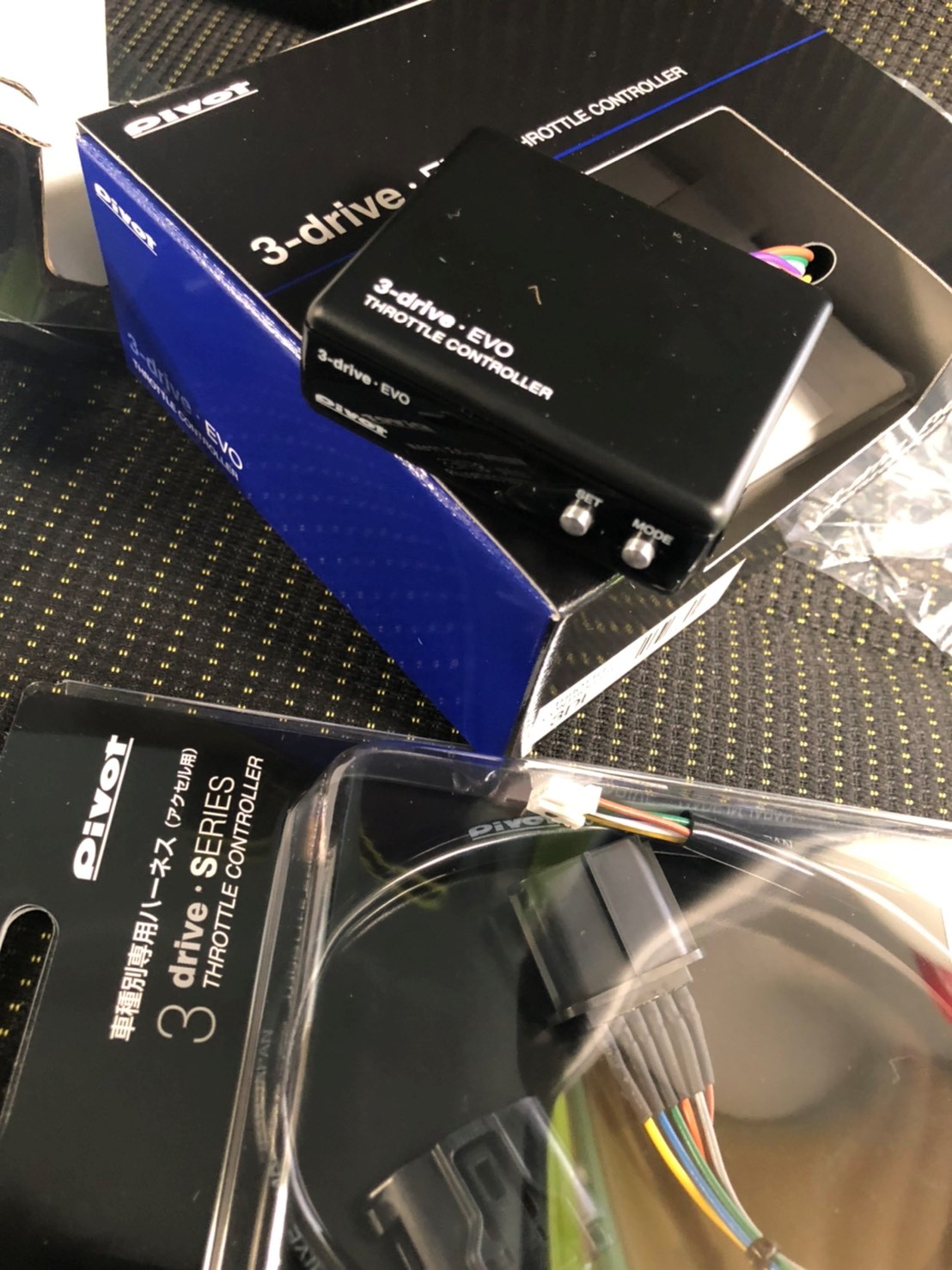 pivot 3-drive Evo スロットルコントローラー ジムニー