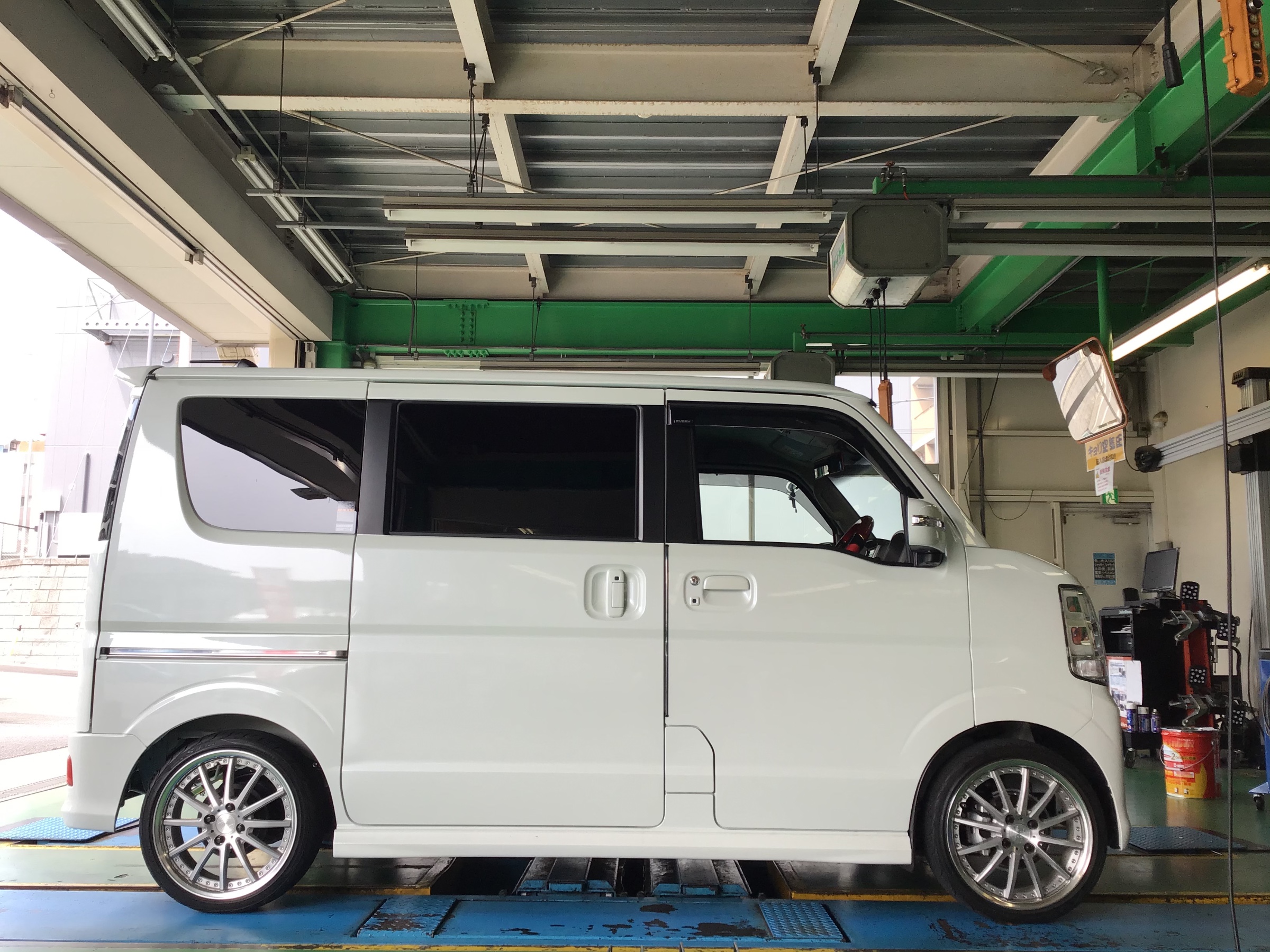 エブリーワゴン車検対応ブリジストンVRX3 Velva Tesala14インチ
