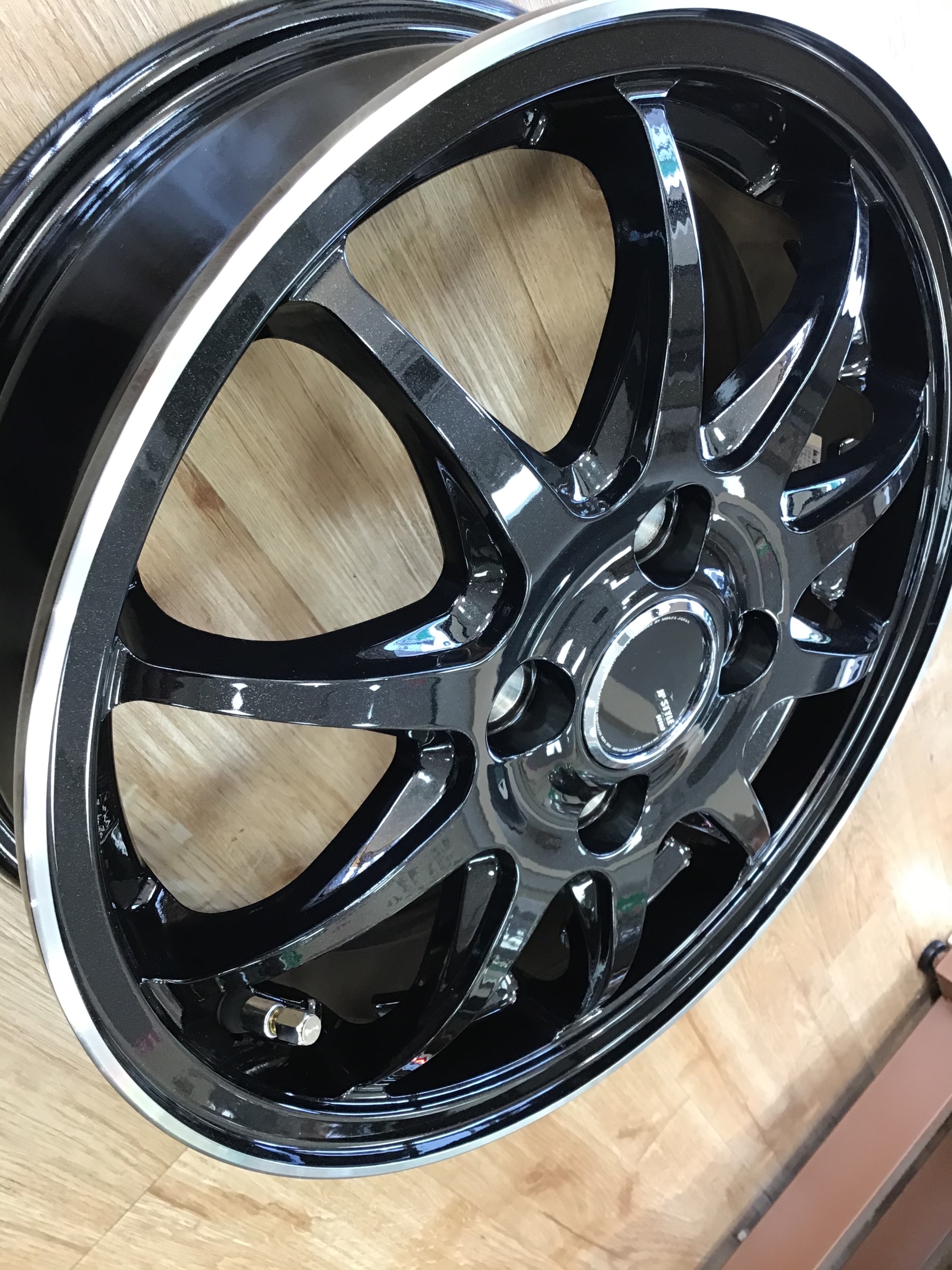◇新品ホイール+中古タイヤ◇カールソン1/10X 黒◇8.5J+40