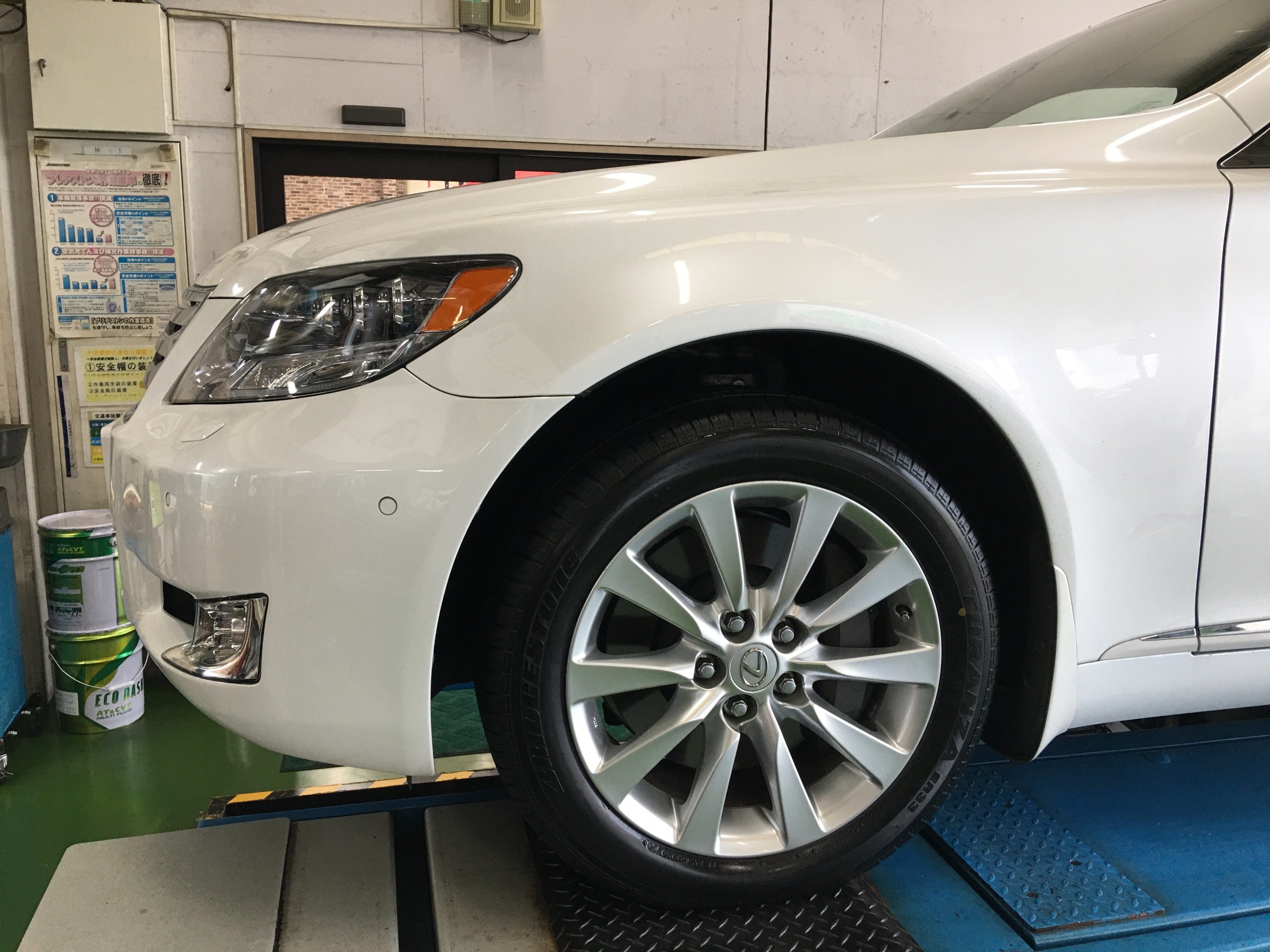 レクサスls600hに レクサス Ls タイヤ サービス事例 タイヤ館 岡山東 タイヤからはじまる トータルカーメンテナンス タイヤ館グループ