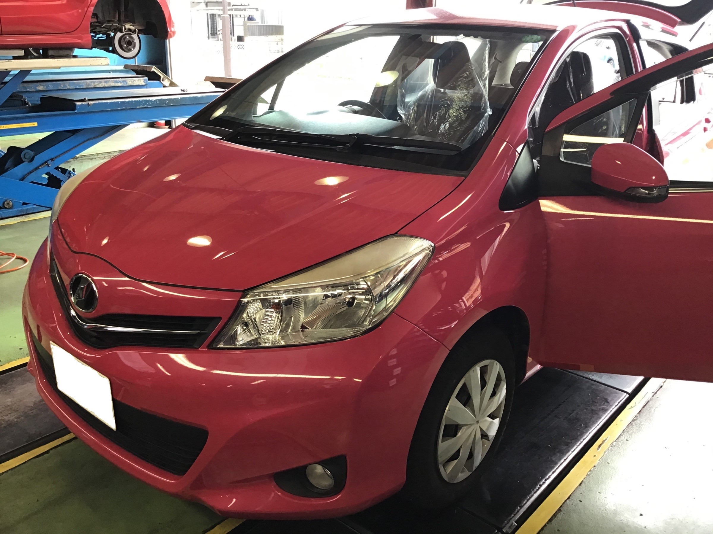 トヨタ ヴィッツ ドライブレコーダー取り付け トヨタ ヴィッツ Av ナビ機器 カー用品取付 ドライブレコーダー取付 サービス事例 タイヤ館 新松戸 千葉県のタイヤ カー用品ショップ タイヤからはじまる トータルカーメンテナンス タイヤ館グループ