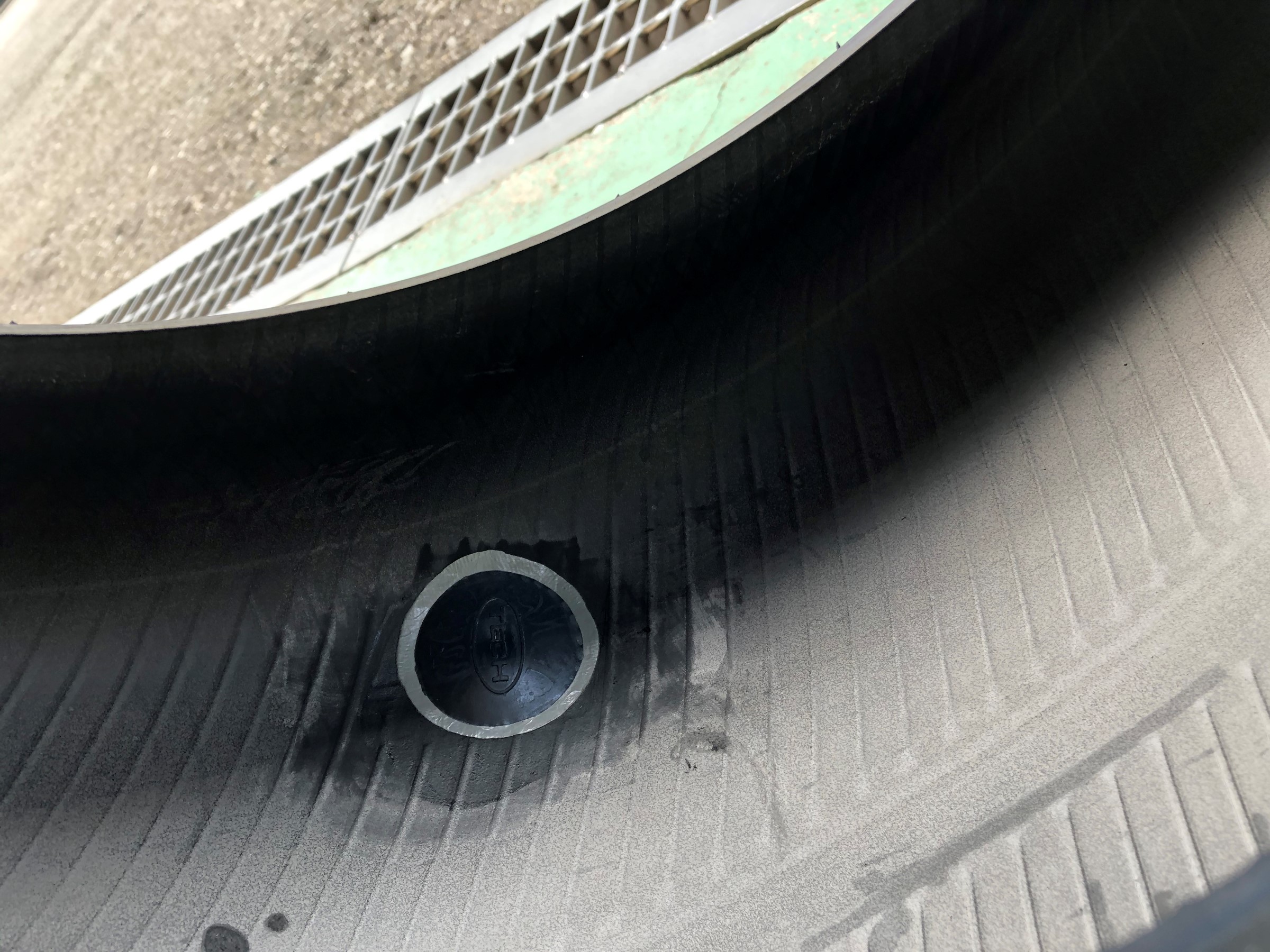 パンク修理のお話 スタッフ日記 タイヤ館 森町通り タイヤからはじまる トータルカーメンテナンス タイヤ館グループ