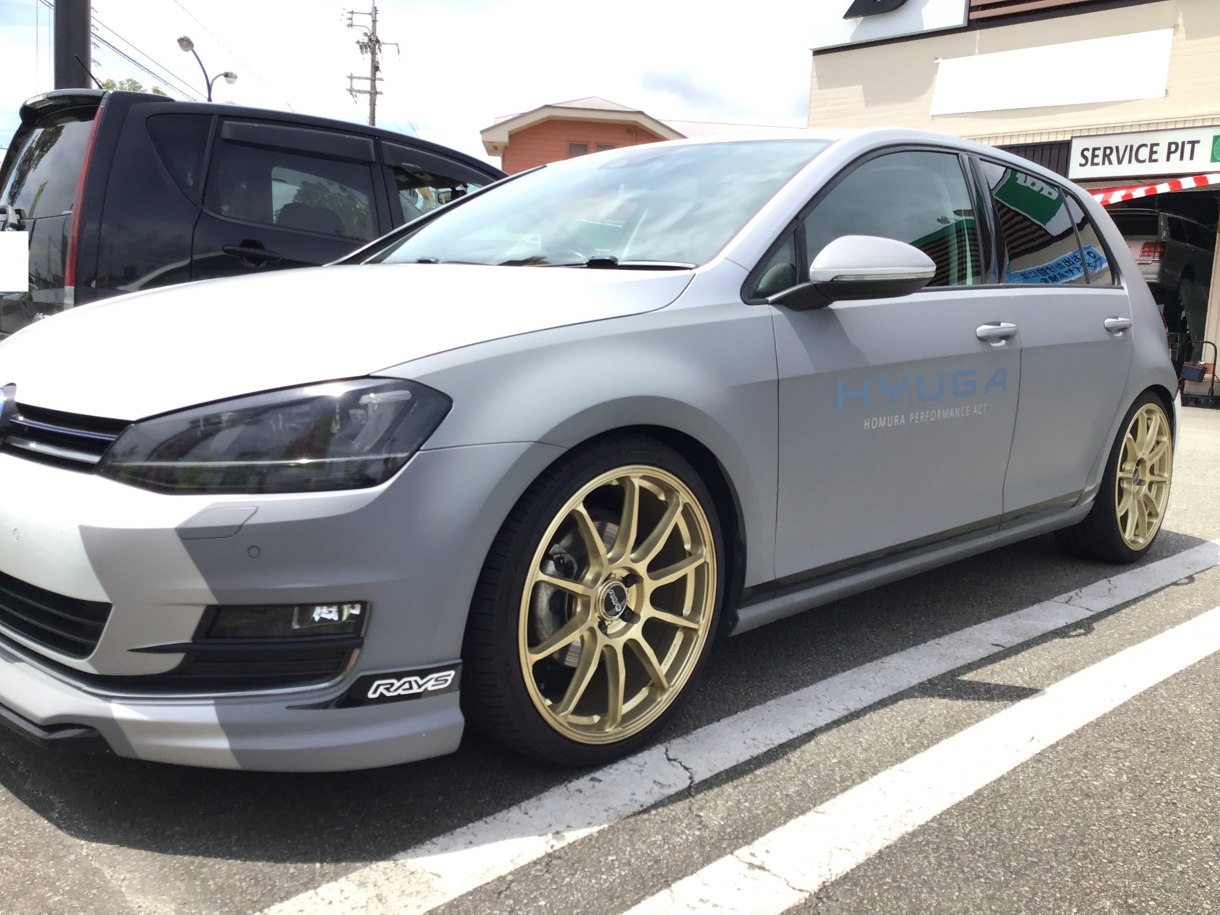 RAYS HYUGA HP07 – CarGym