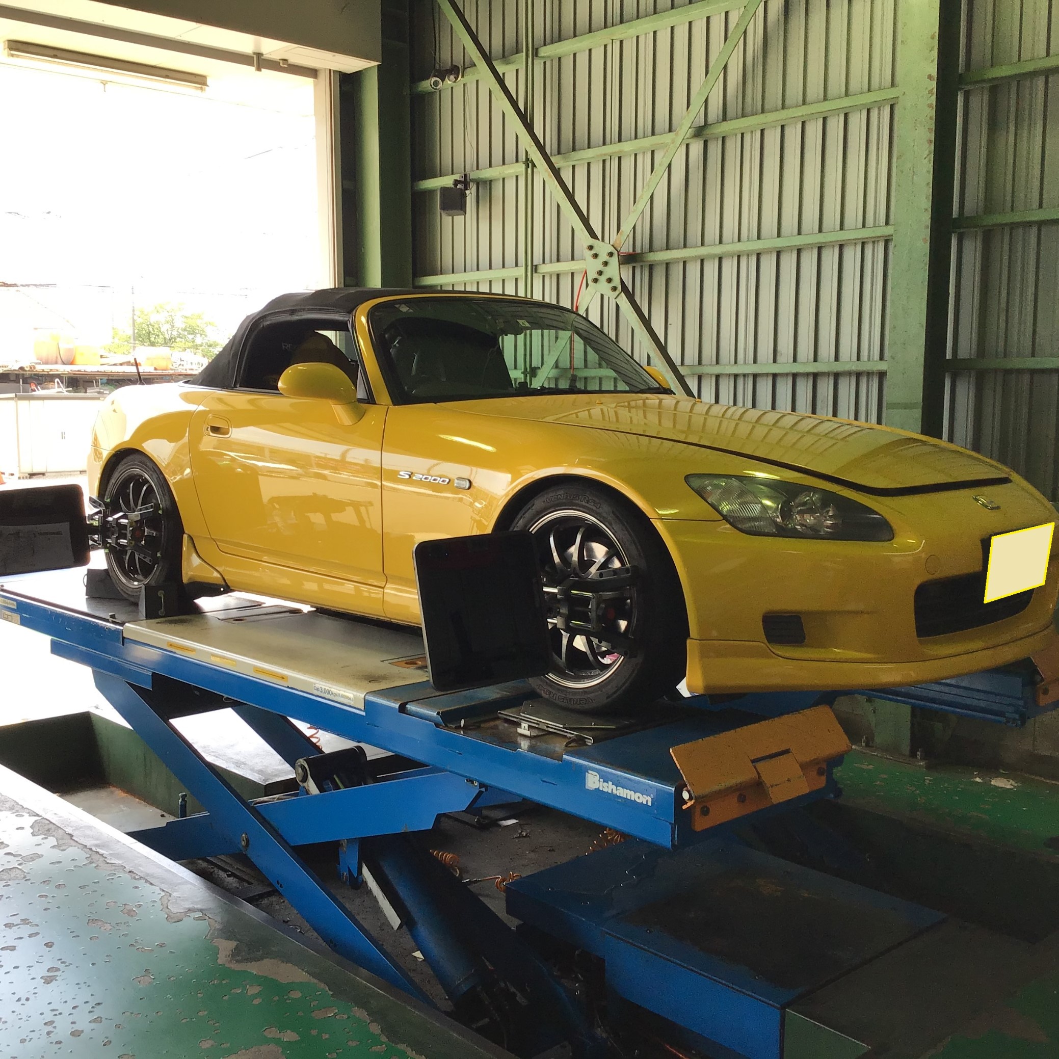 アライメント作業実施 ホンダ S00 その他 タイヤ ホイール関連 4輪トータルアライメント調整 サービス事例 タイヤ館 宝塚 兵庫県のタイヤ カー用品ショップ タイヤからはじまる トータルカーメンテナンス タイヤ館グループ
