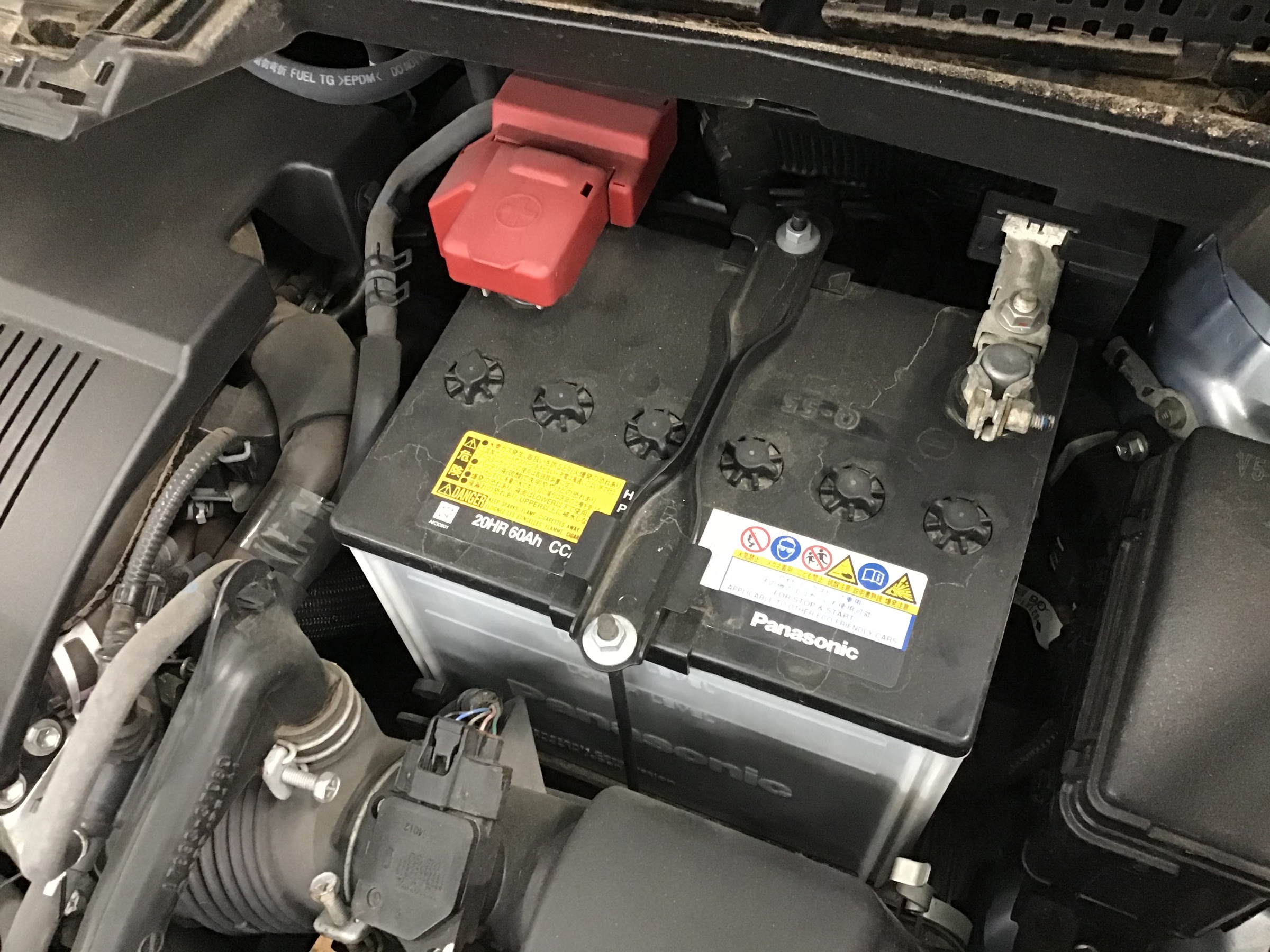 トヨタ Xp14型ポルテ バッテリー交換 トヨタ ポルテ 作業事例 タイヤ館 四街道 千葉県のタイヤ カー用品ショップ タイヤからはじまる トータルカーメンテナンス タイヤ館グループ