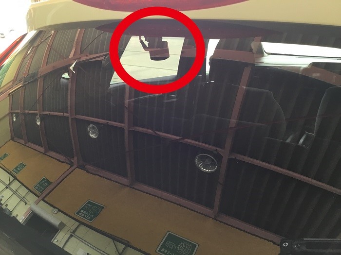 スタッフが撮影加工