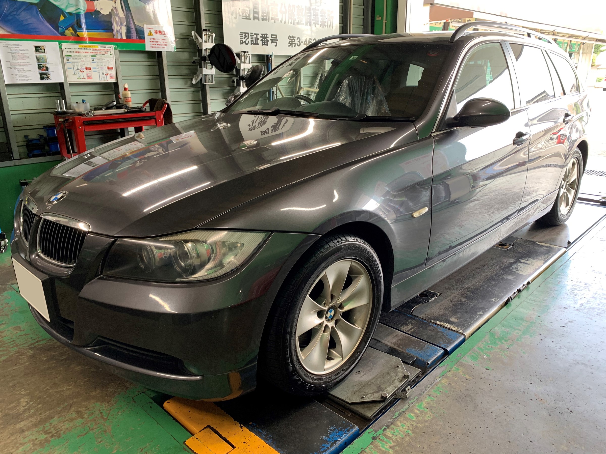 Bmw 3シリーズ E91 タイヤ交換 Bmw 3シリーズ タイヤ タイヤ ホイール関連 タイヤ ホイール交換 サービス事例 タイヤ館 勝田台 千葉県のタイヤ カー用品ショップ タイヤからはじまる トータルカーメンテナンス タイヤ館グループ