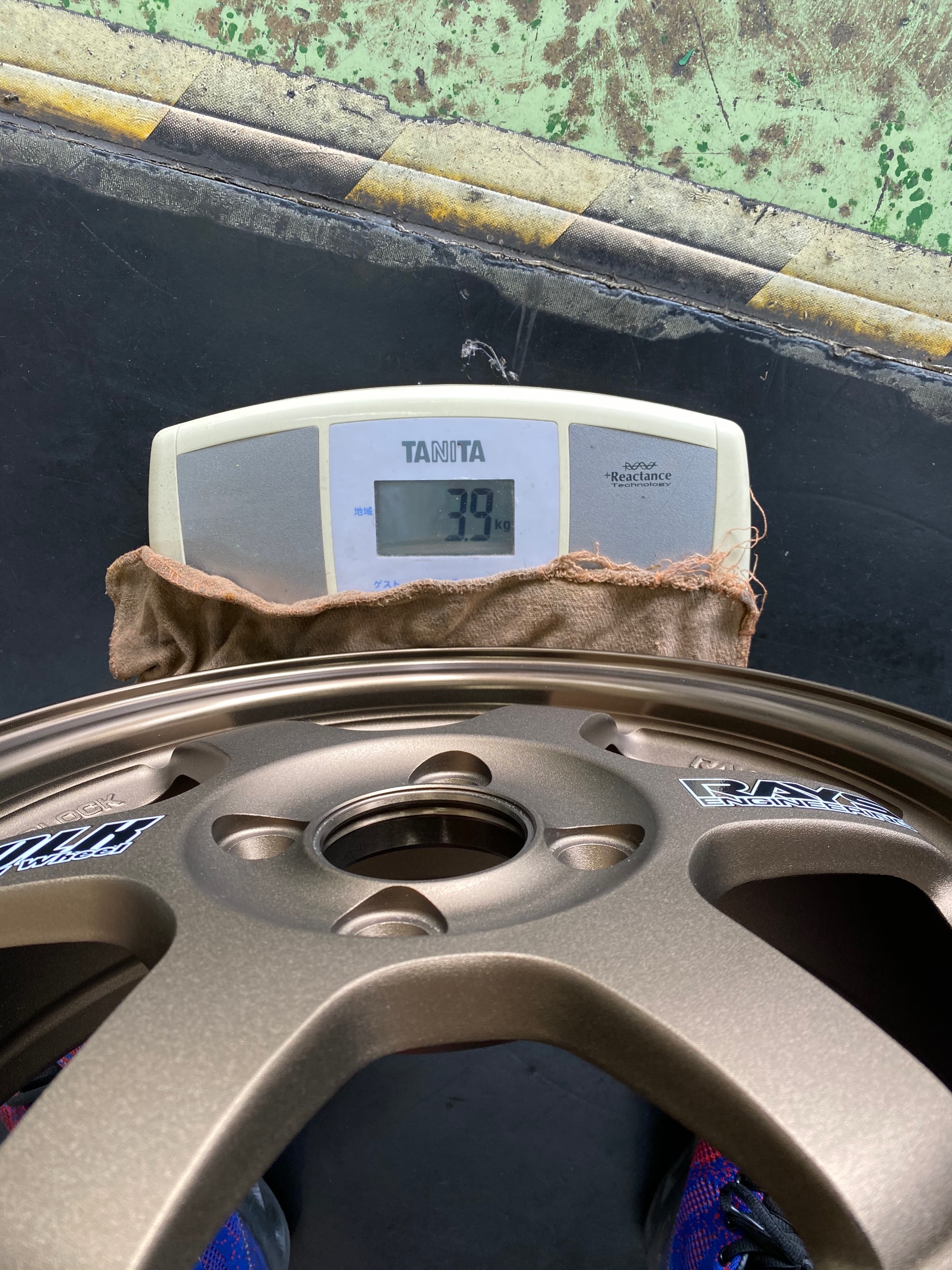 ラパンssにrays Te37装着 スズキ ラパン ホイール タイヤ ホイール関連 タイヤ ホイール交換 サービス事例 タイヤ館 ２８６ 宮城県のタイヤ カー用品ショップ タイヤからはじまる トータルカーメンテナンス タイヤ館グループ