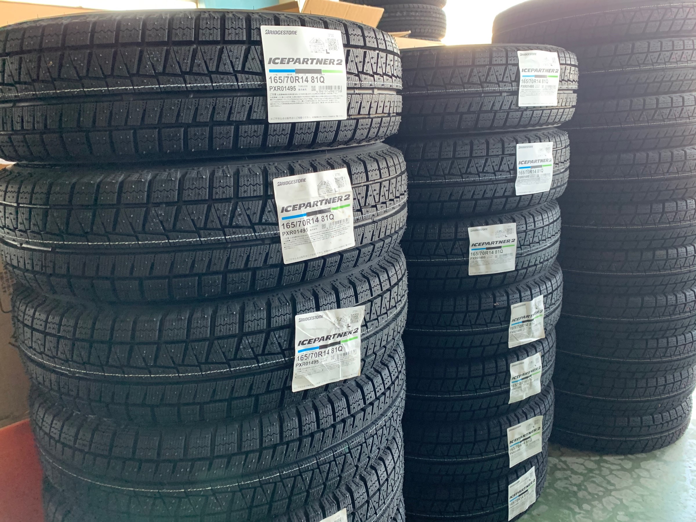 ブリヂストン スタッドレスタイヤ（ホイール付き）165.70R14.810 アクア