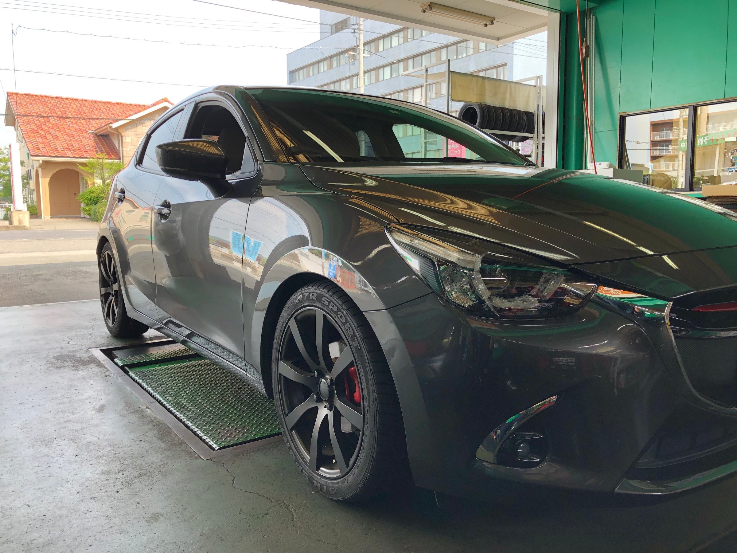 デミオ TEIN FLEX Z 車高調取付 | 店舗おススメ情報 | タイヤ館