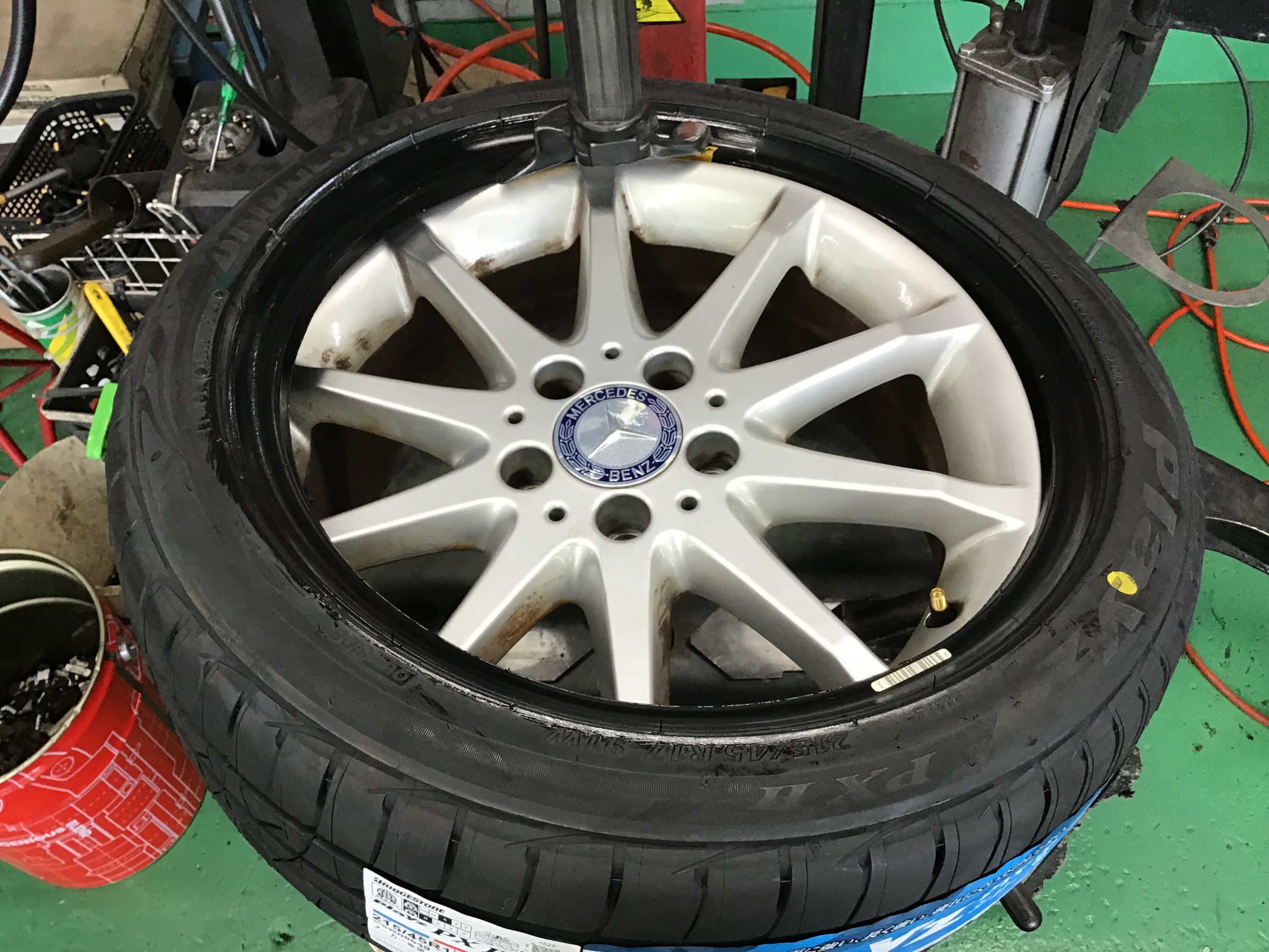 メルセデス・ベンツ「Bクラス」W245 タイヤ交換 205
