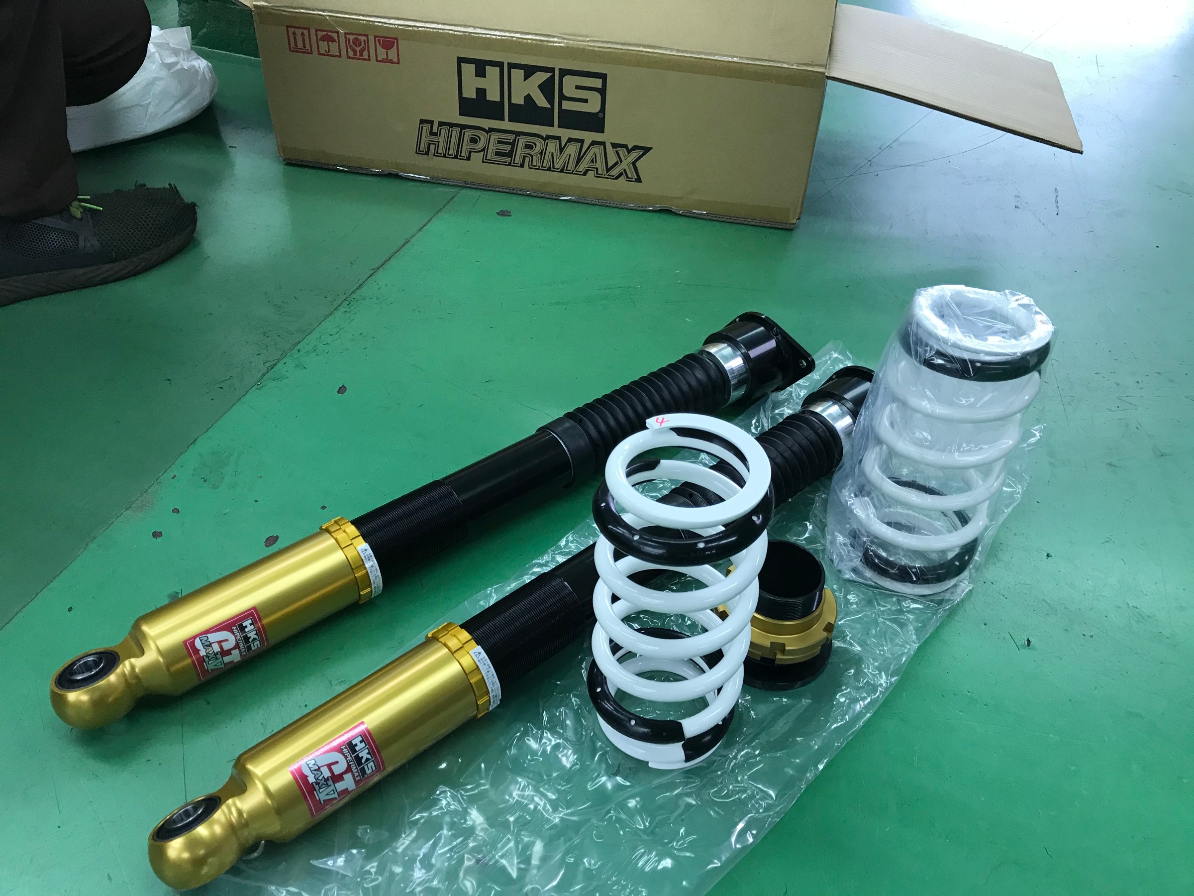 シビックFK7にHKSハイパーマックスⅣGT | 店舗おススメ
