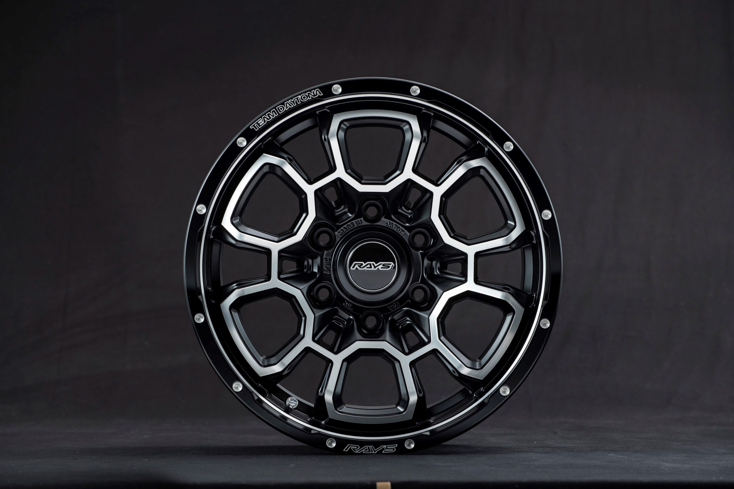 トヨタ ランドクルーザープラド アルミホイール レイズ DAYTONA NTD-6