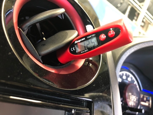 新車にも、ワコーズパワーエアコンプラス施工で、冷えっ冷え