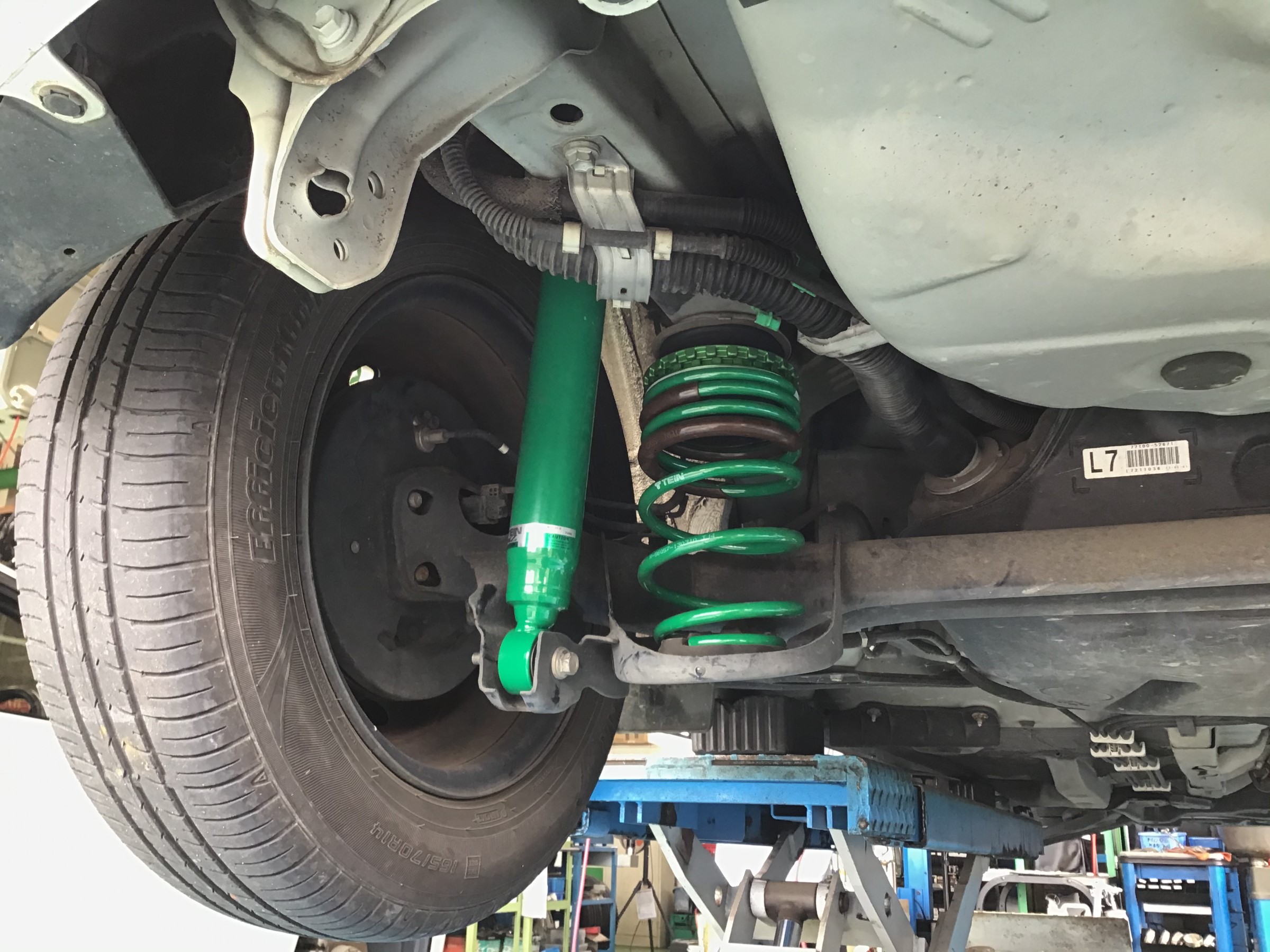 トヨタ ヴィッツ TEIN 車高調取付け | 店舗おススメ情報