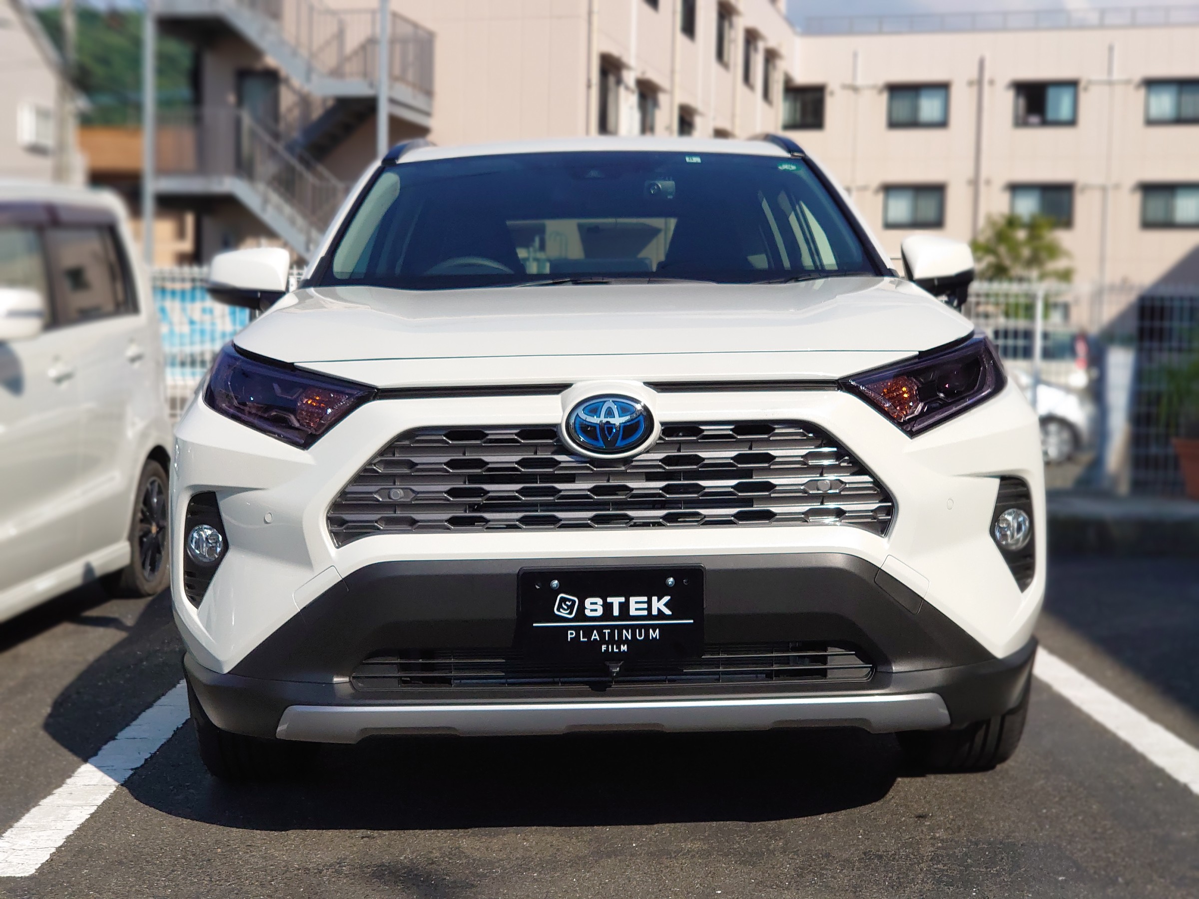 Toyota 新型 Rav4 の ヘッドライト Stek プロテクション フィルム施工しました トヨタ Rav4 その他 外装 内装取付 エアロ取付 技術サービス施工事例 タイヤ館 福岡東 タイヤからはじまる トータルカーメンテナンス タイヤ館グループ