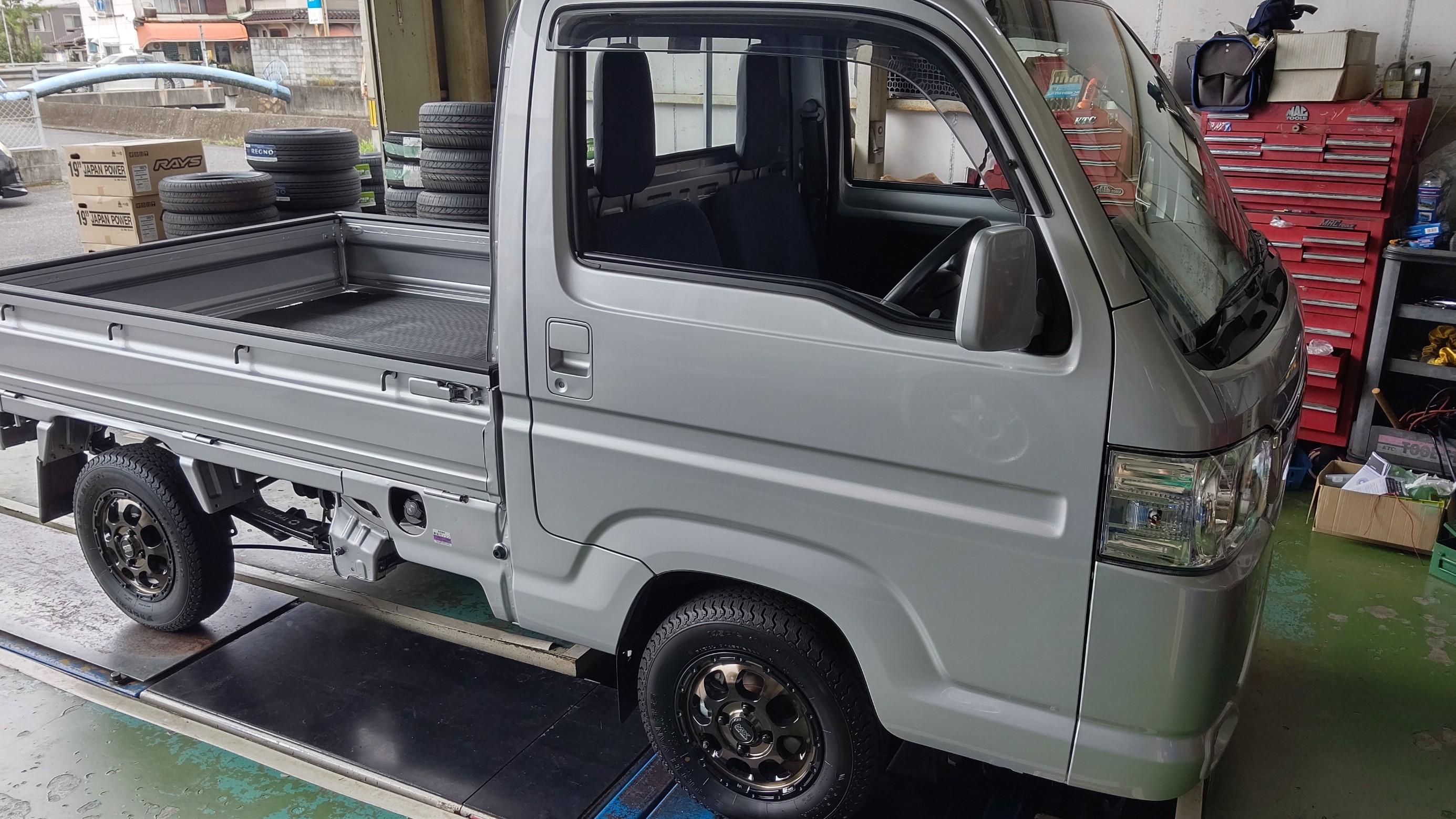 軽トラックにもナビにドラレコを取付しました ホンダ アクティ Av ナビ機器 カー用品取付 各社ナビゲーション取付 サービス事例 タイヤ館 岩国 タイヤからはじまる トータルカーメンテナンス タイヤ館グループ