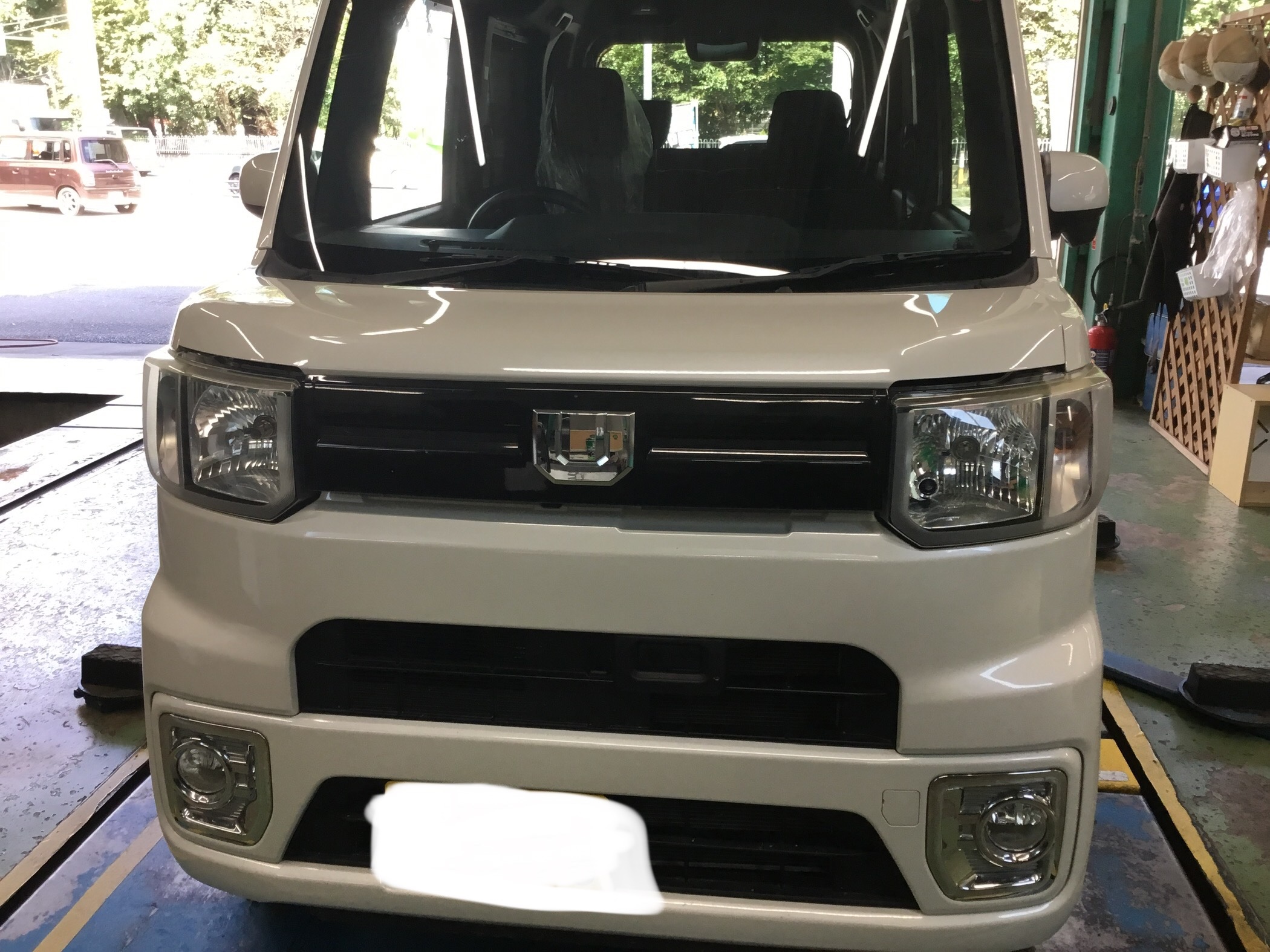 ダイハツ ウェイク タイヤ交換 サービス事例 タイヤ館 野田 千葉県のタイヤ カー用品ショップ タイヤからはじまる トータルカーメンテナンス タイヤ館グループ