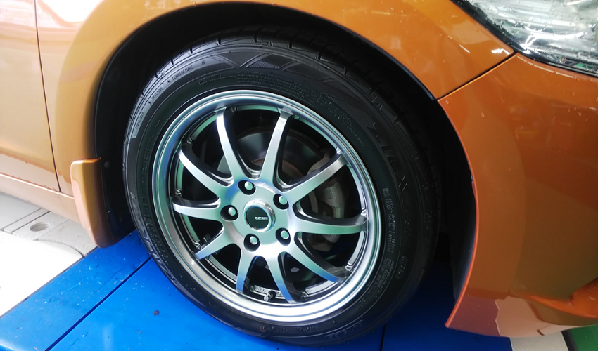 Cr Z ホイール交換 アライメント調整 ホンダ Cr Z ホイール タイヤ ホイール関連 タイヤ ホイール交換 スタッフ日記 タイヤ館 草津 タイヤからはじまる トータルカーメンテナンス タイヤ館グループ
