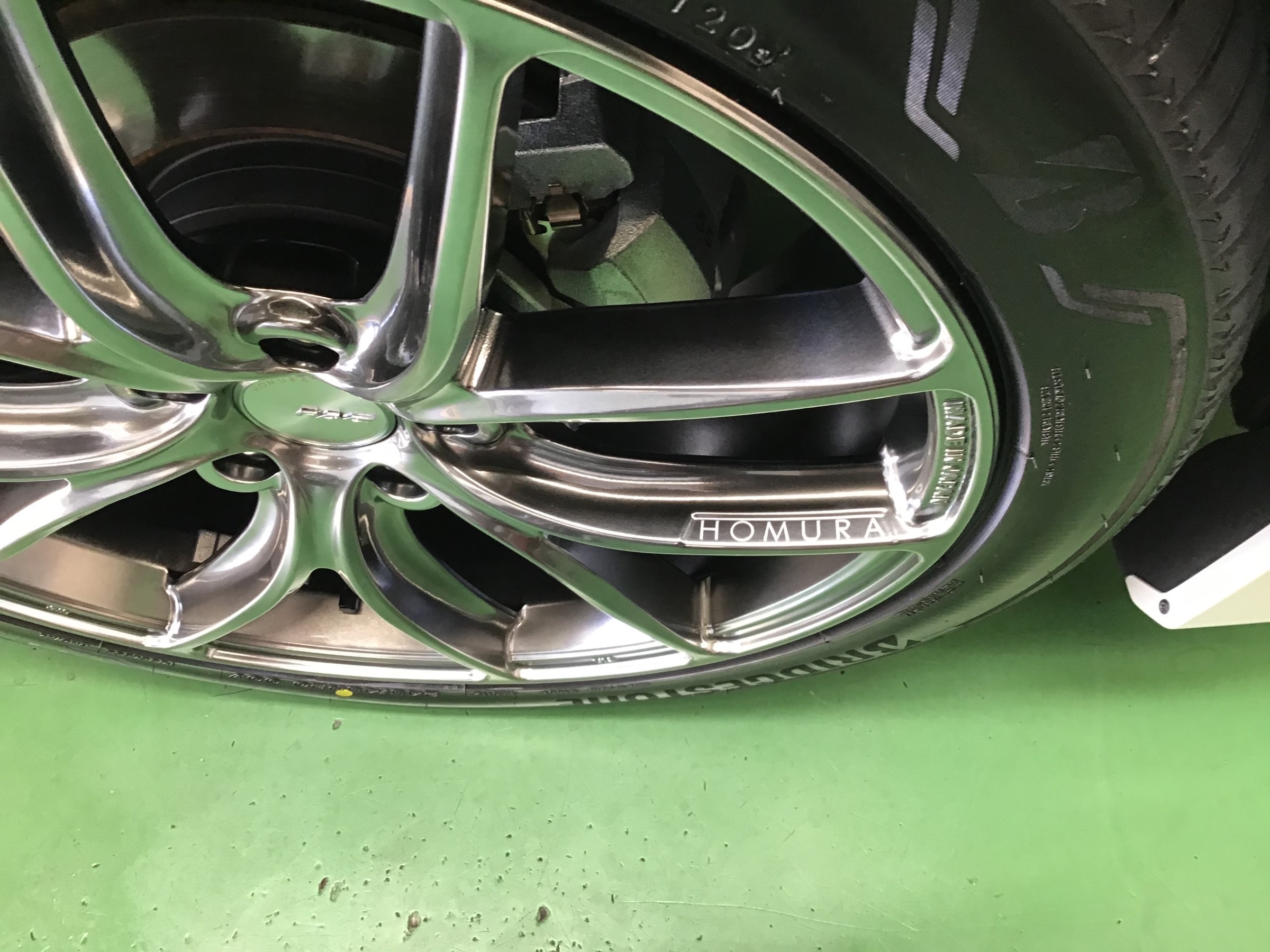 Rays Homura取り付け トヨタ Rav4 ホイール タイヤ ホイール関連 タイヤ ホイール交換 サービス事例 タイヤ館 港北ニュータウン 神奈川県のタイヤ カー用品ショップ タイヤからはじまる トータルカーメンテナンス タイヤ館グループ