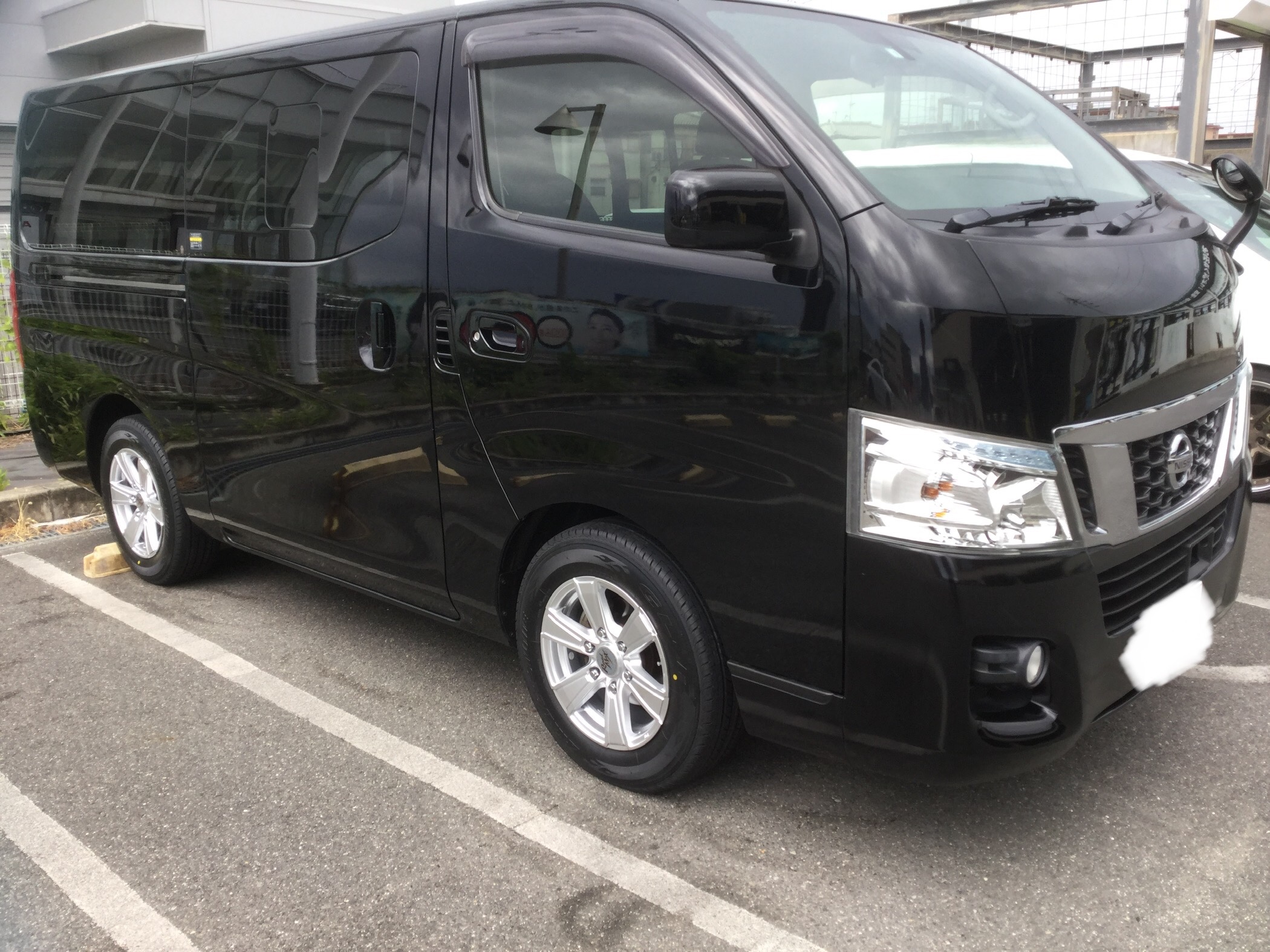 NV350キャラバンにロードマックス16インチ＆GL-R取り付け