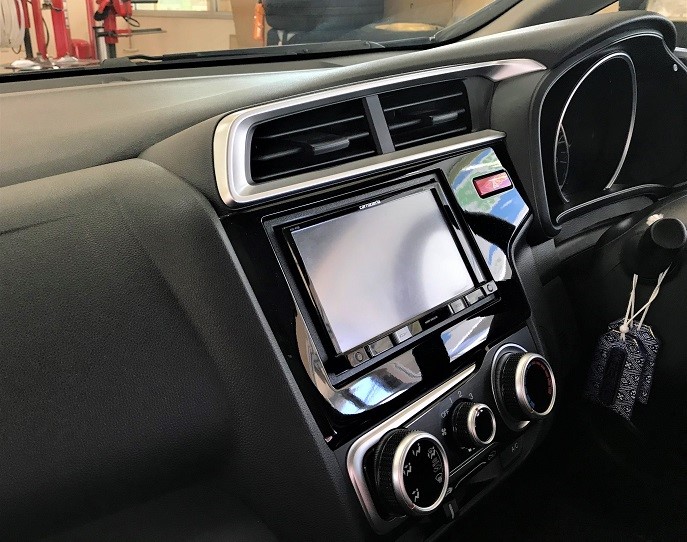 Fitでナビ Etc外し ホンダ フィット Av ナビ機器 サービス事例 タイヤ館 西横浜 タイヤからはじまる トータルカーメンテナンス タイヤ館グループ