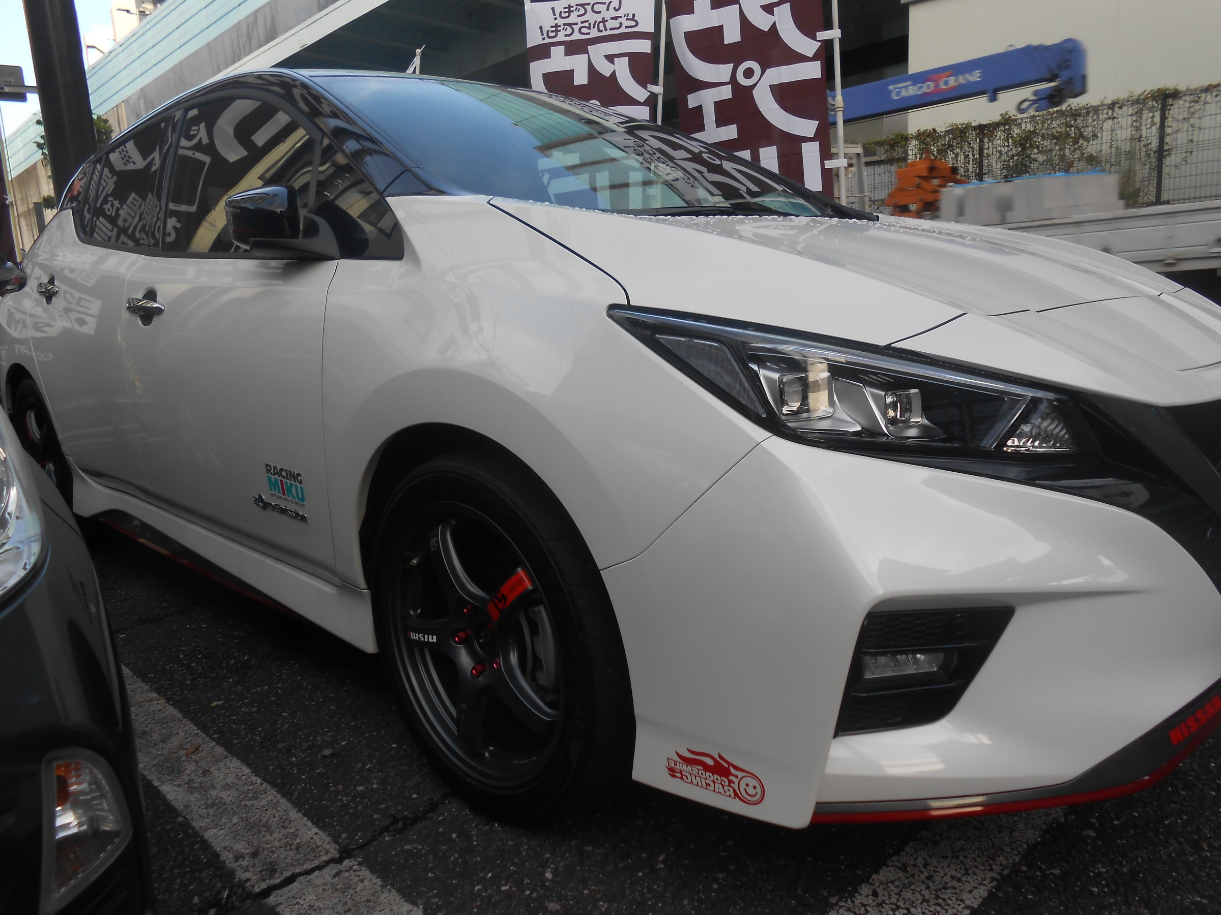 お車のドレスアップもお任せください 日産 ホイール サービス事例 タイヤ館 板橋 東京都のタイヤ カー用品ショップ タイヤからはじまる トータルカーメンテナンス タイヤ館グループ