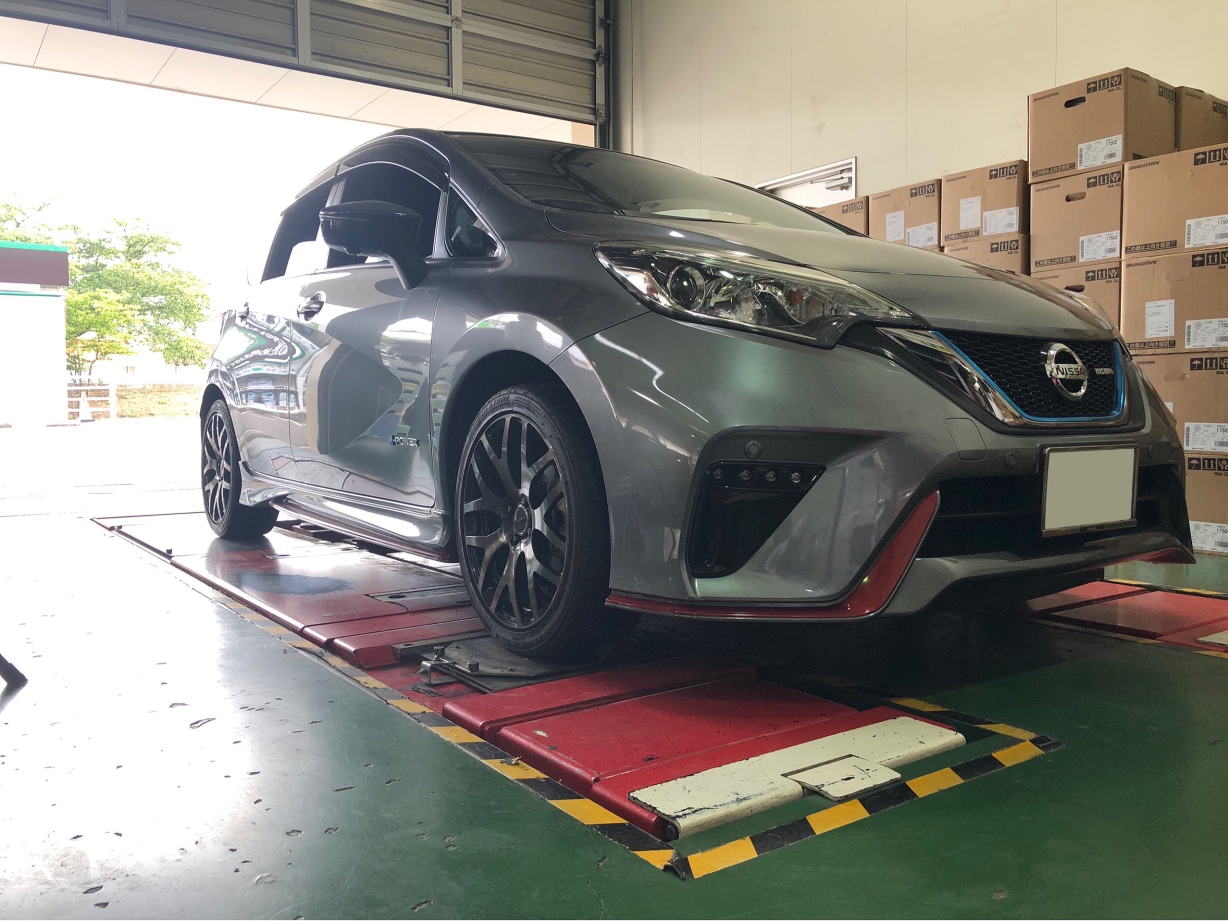 Note E Power Nismo 車高調整取り付け 日産 ノートe Power その他 パーツ取付 サスペンション取付 サービス事例 タイヤ館 須賀川 福島県のタイヤ カー用品ショップ タイヤからはじまる トータルカーメンテナンス タイヤ館グループ